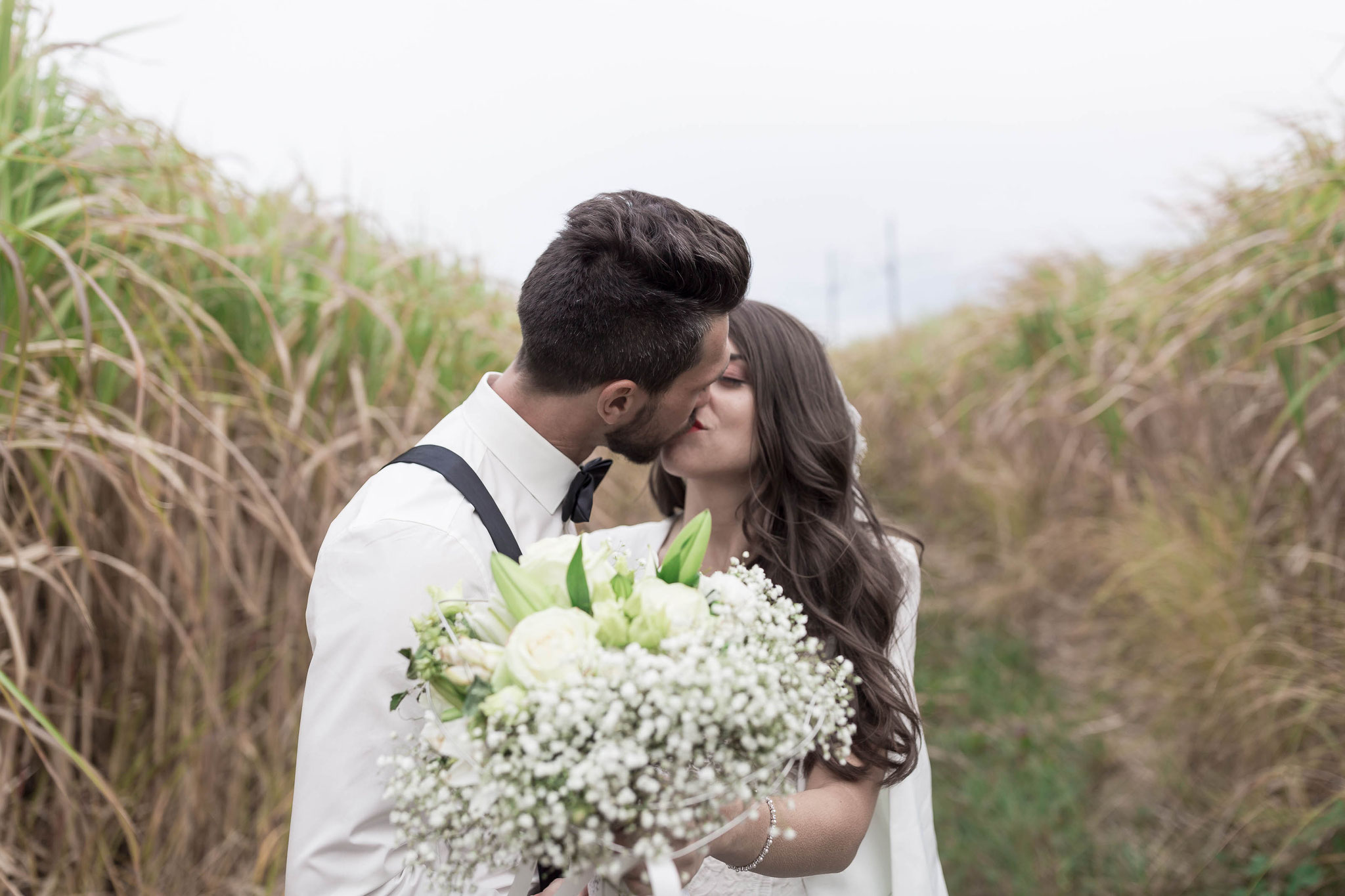 Liebevolles Brautpaar Shooting am Hochzeitstag