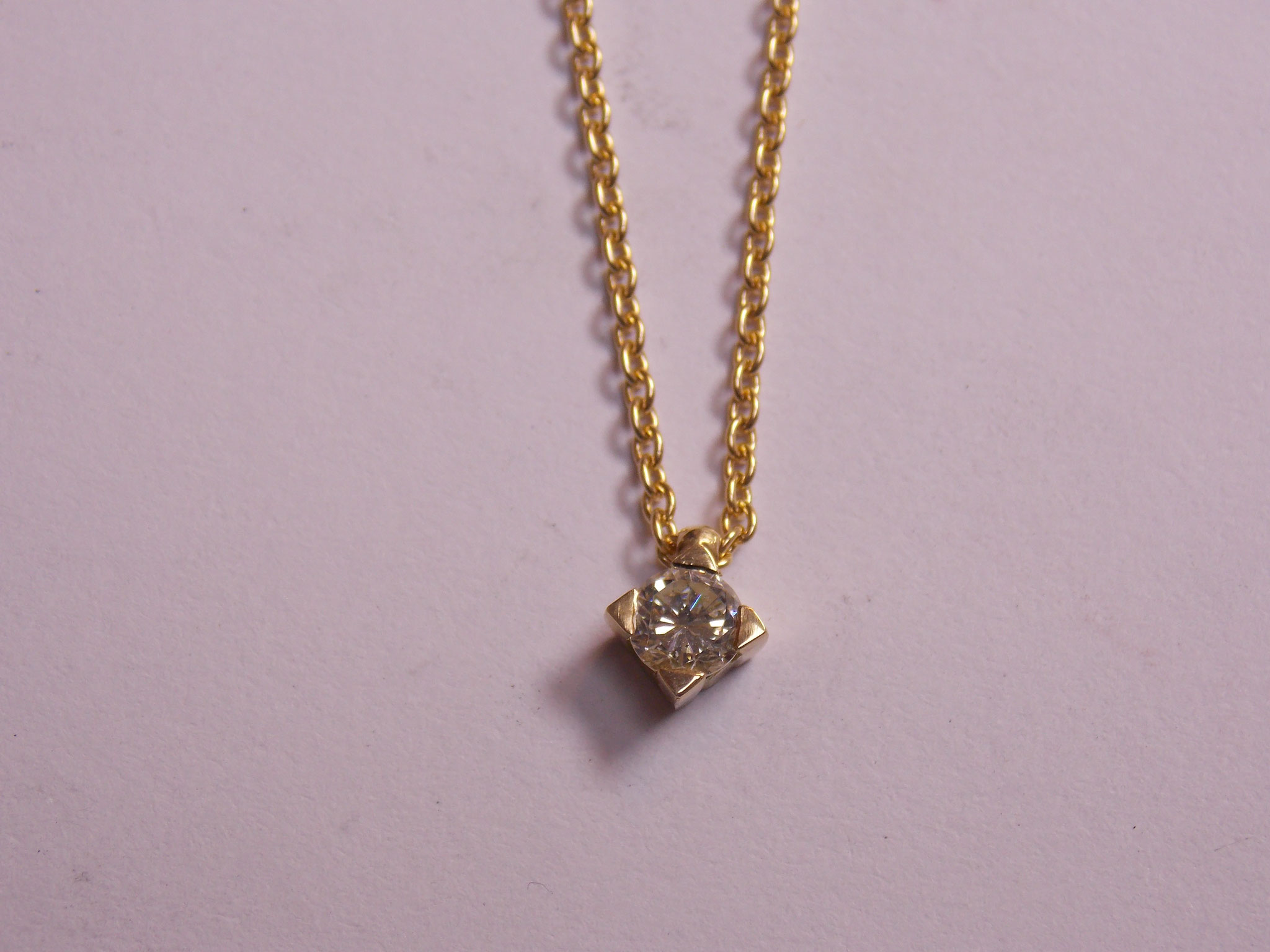 Chaîne pendentif diamant en Or jaune 750