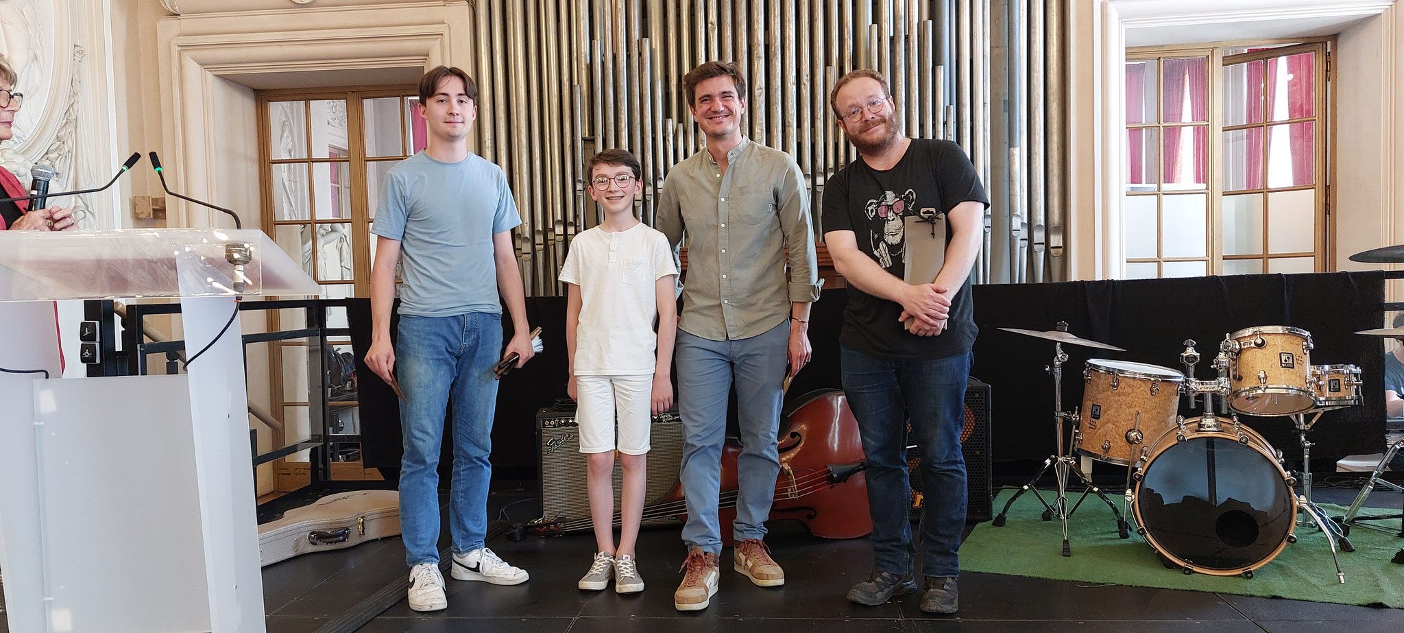 Les élèves de la classe de jazz du Conservatoire et leur professeur