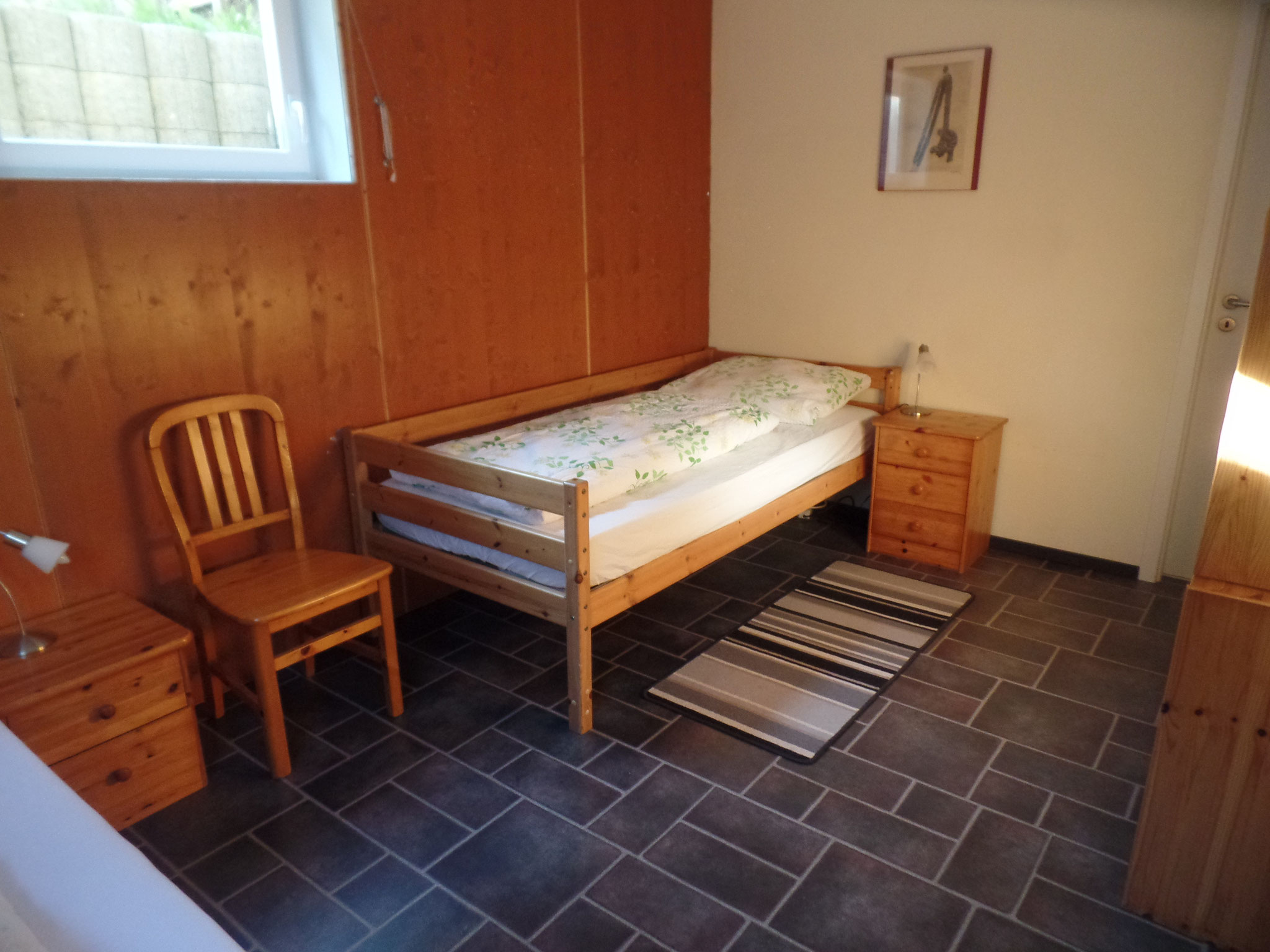 2. Schlafzimmer 2-Bett mit Bad