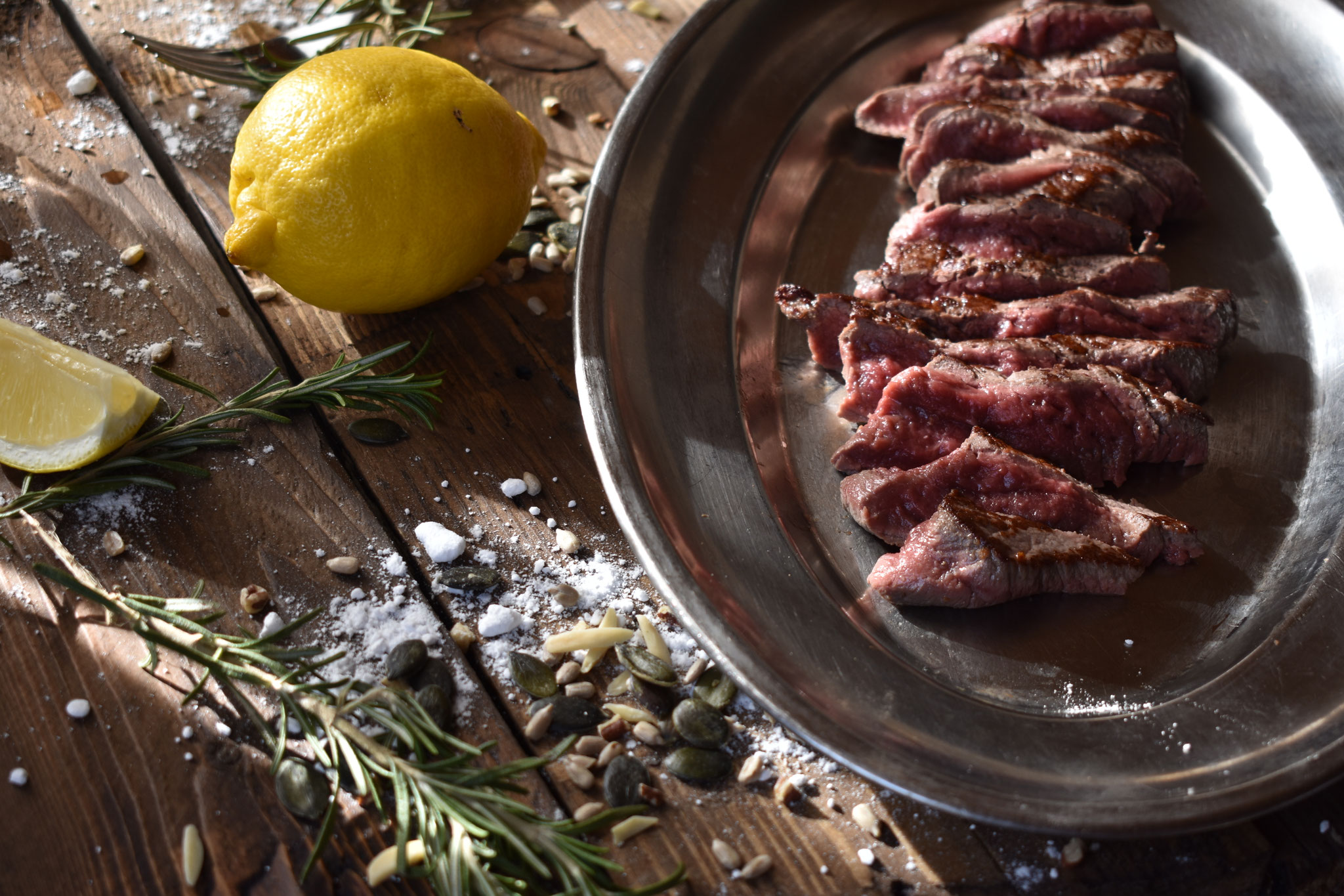 Notre spécialité, boeuf coupé sur plat 