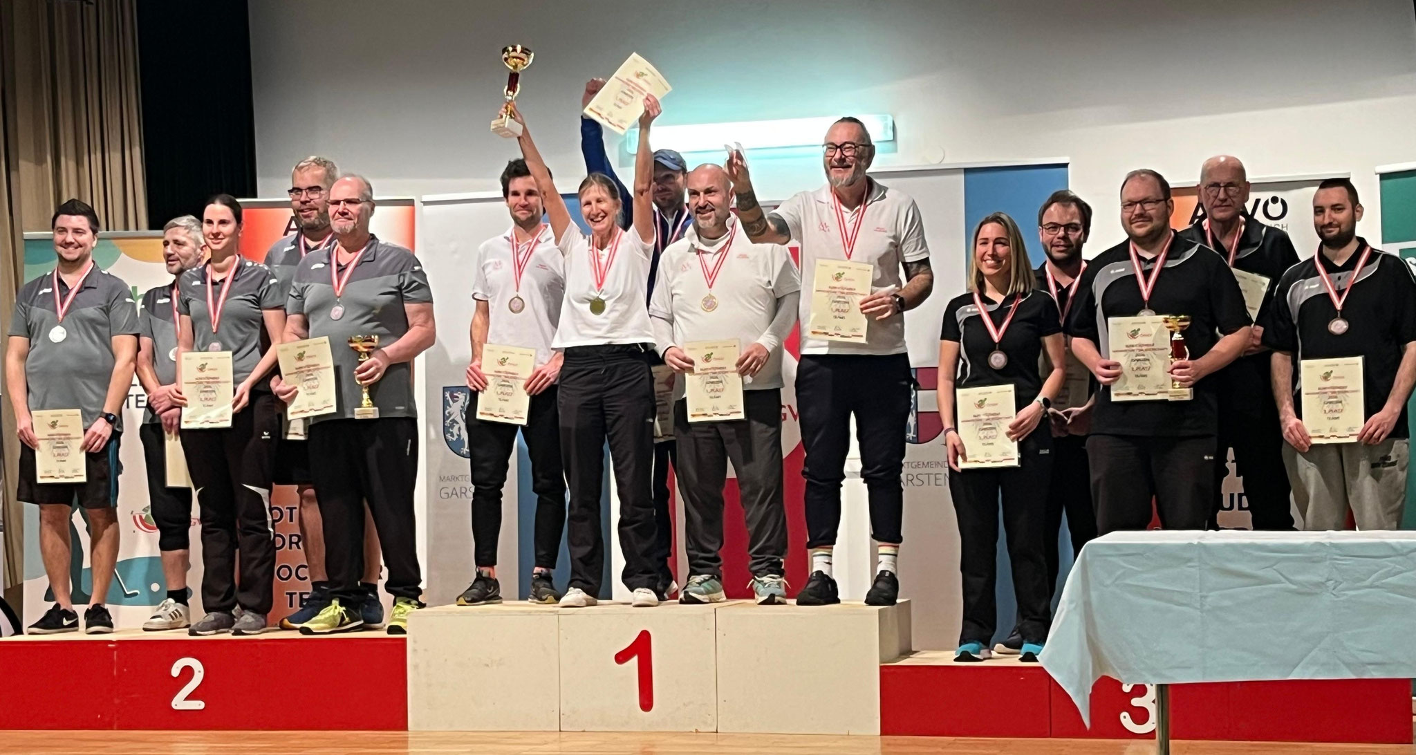 3. Platz für Team NÖ (v.l.: Elisabeth Gruber, Kevin Feuchtl, Albert Hergesell, Egon Stingl, Andreas Hillbrand) hinter Team Salzburg 1 und Vorarlberg 1