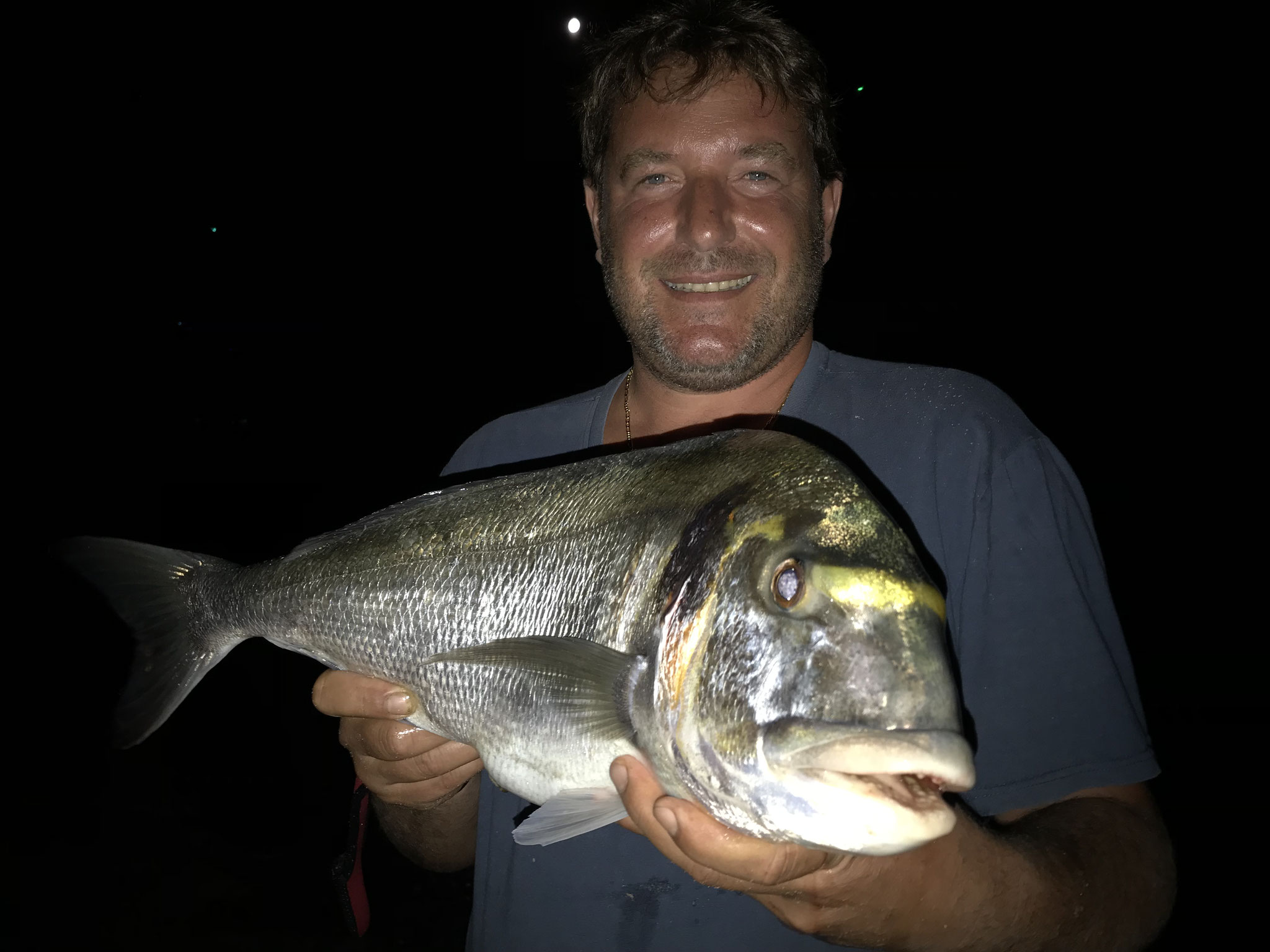 pêche en mer de nuit