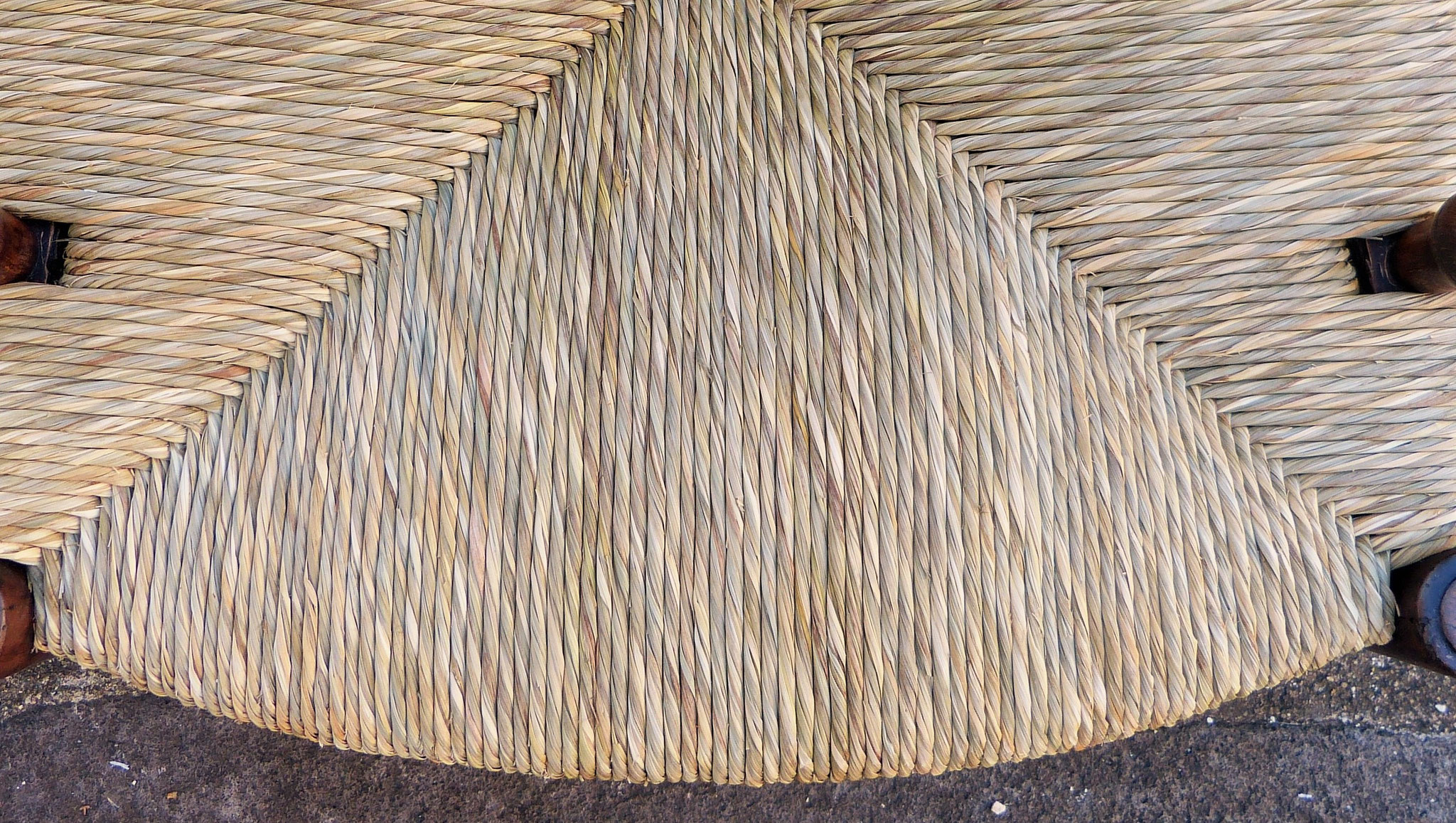 Paillage naturel en paille des marais (laiche)