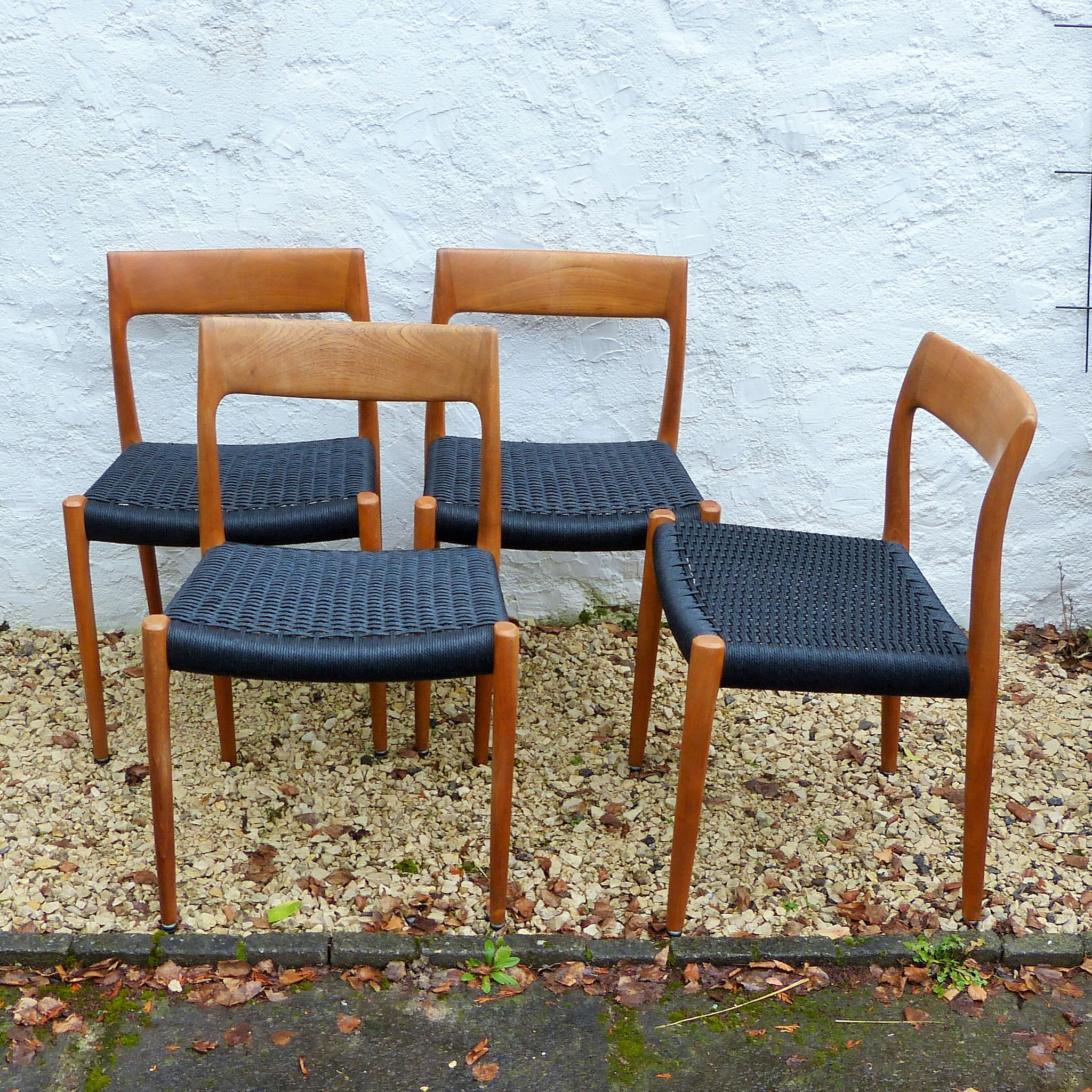 CHAISES N.O.MØLLER modèle no. 77 de 1959 (corde danoise noire)