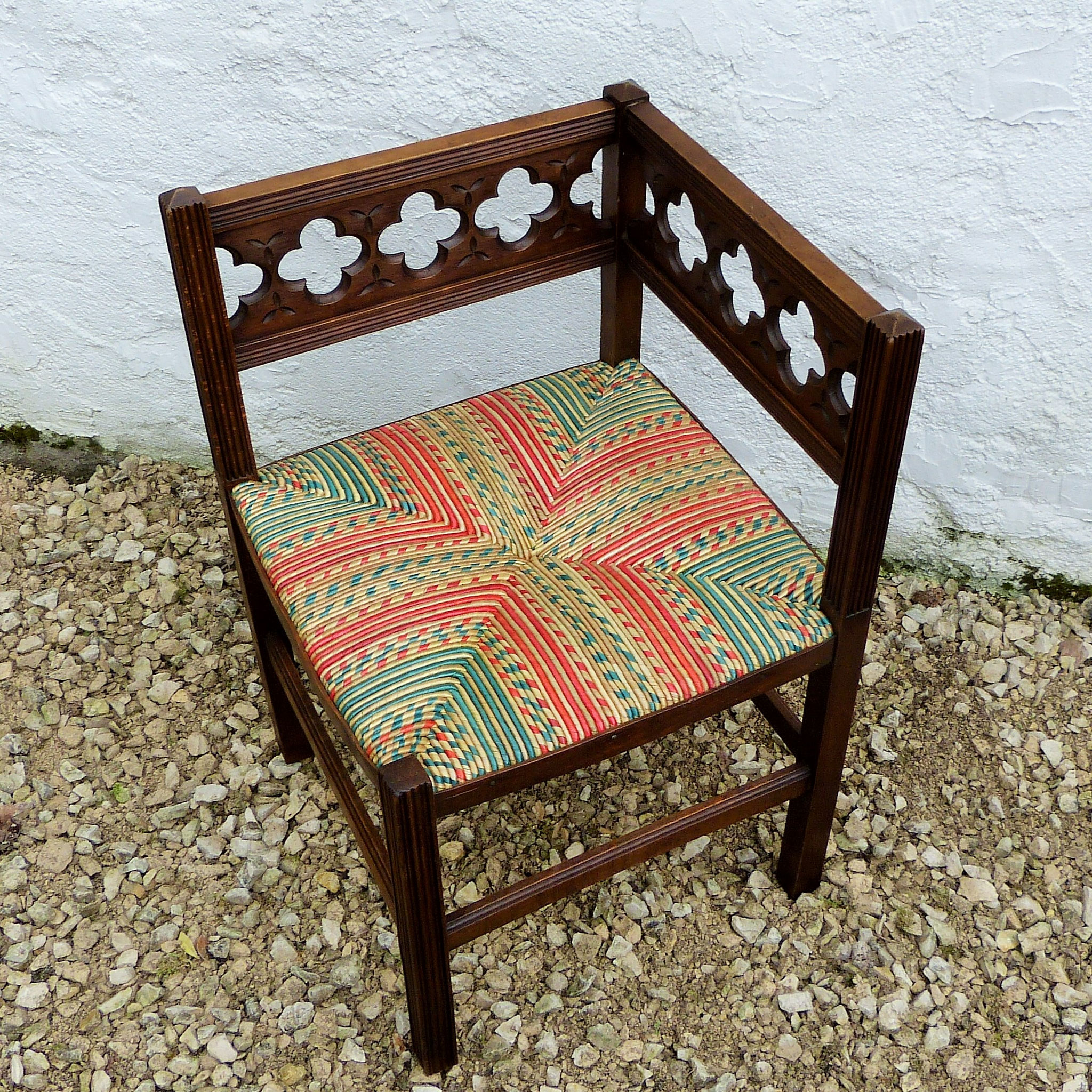 FAUTEUIL D'ANGLE fin XIXème siècle (recouvert seigle multicolore)