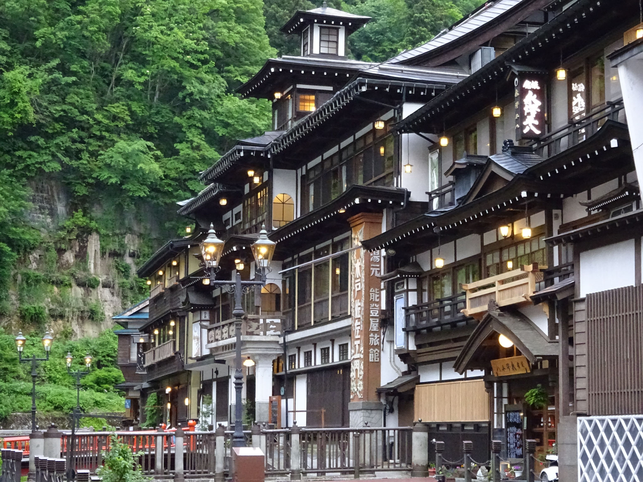 銀山温泉　春～夏　昼