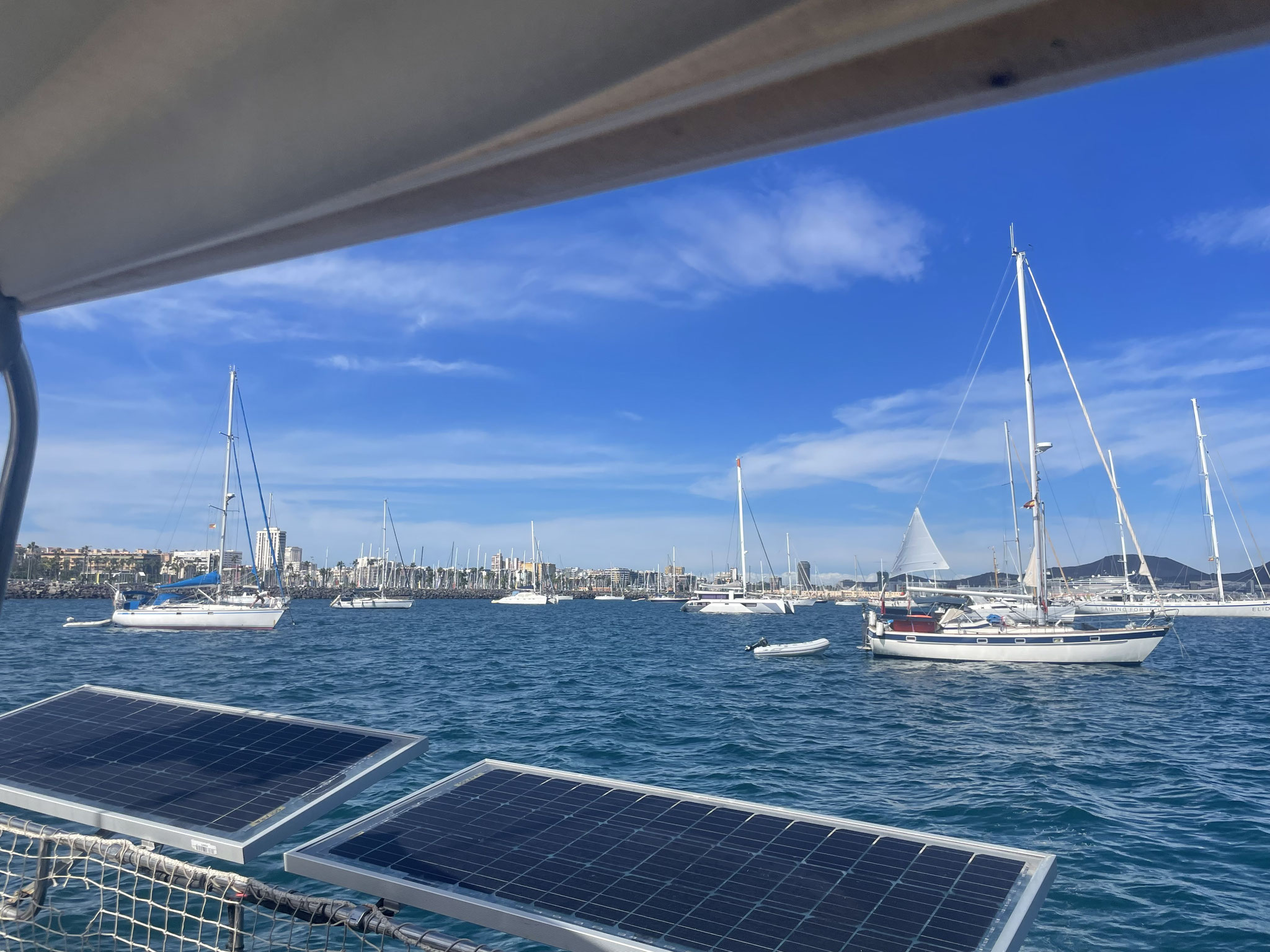 im Ankerfeld vor der Marina Las Palmas