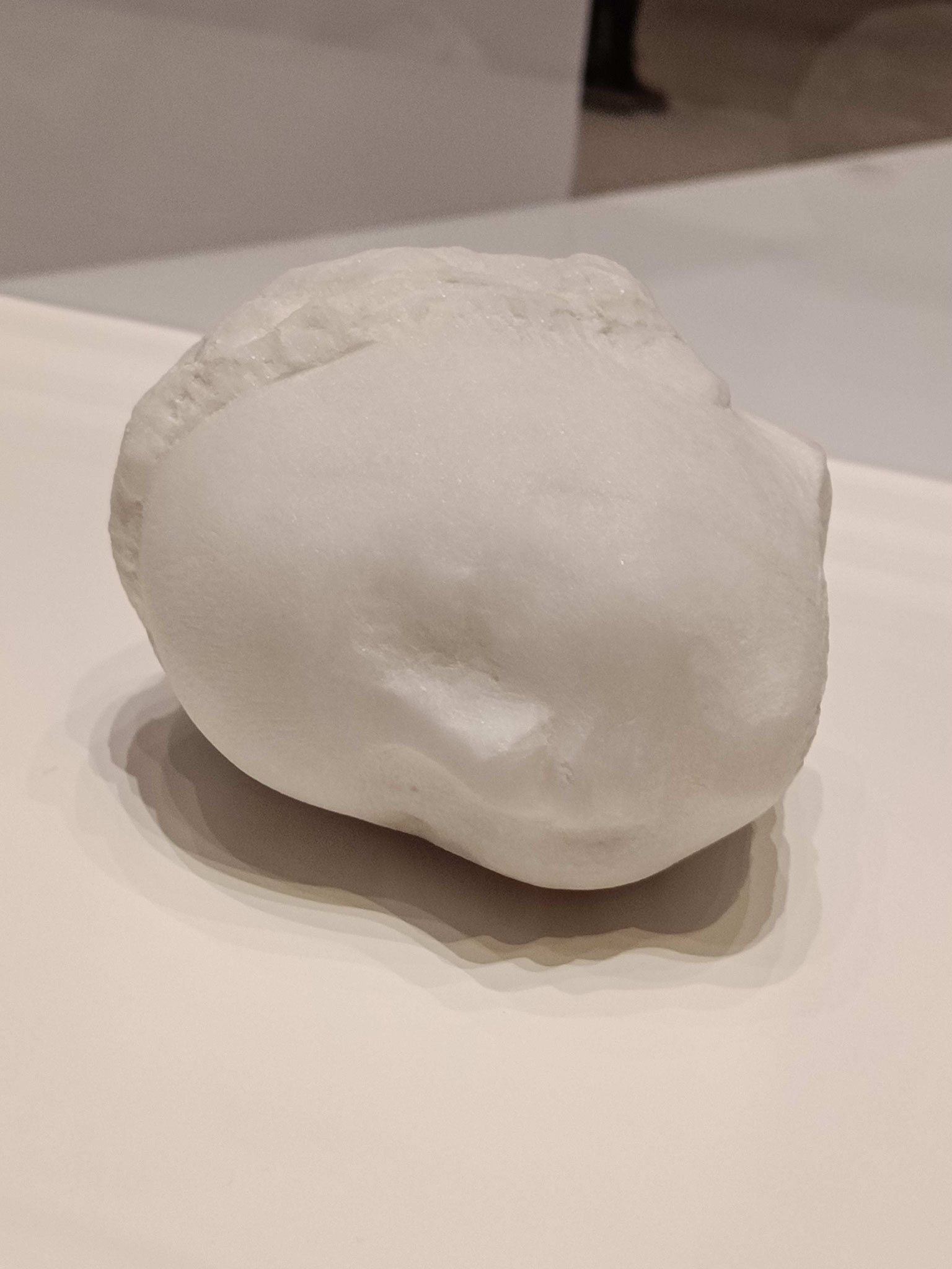 Constantin Brancusi, Kopf eines schlafenden Kindes, Marmor, 1908Centre Pompidou, Paris