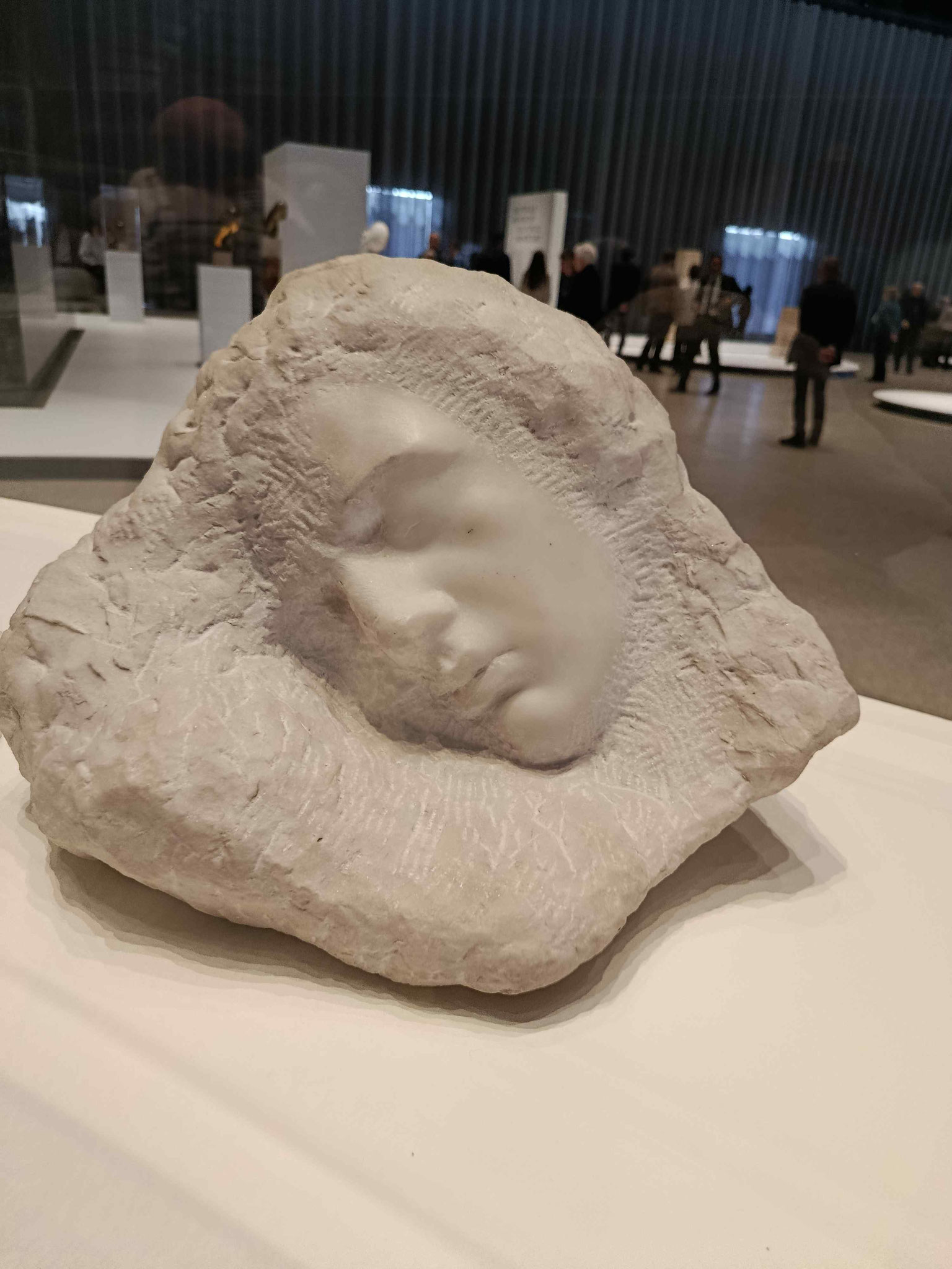 Constantin Brancusi, Schlaf, Marmor, 1908. Muzeui National de Arta al Romaniel Bukaret