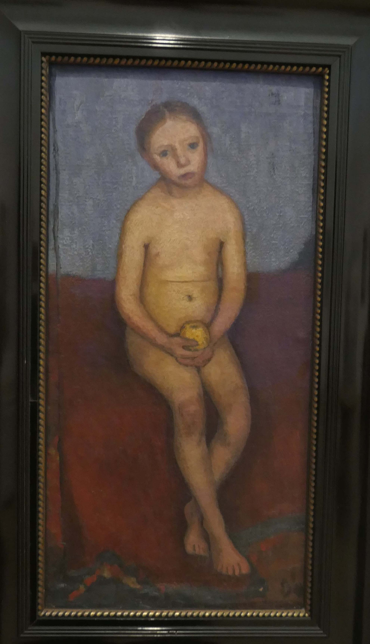 Paula Modersohn-Becker, Sitzender Mädchenakt mit Apfel, Öltempera auf Leinwand, 1906, Modersohn-Becker Museum, Bremen