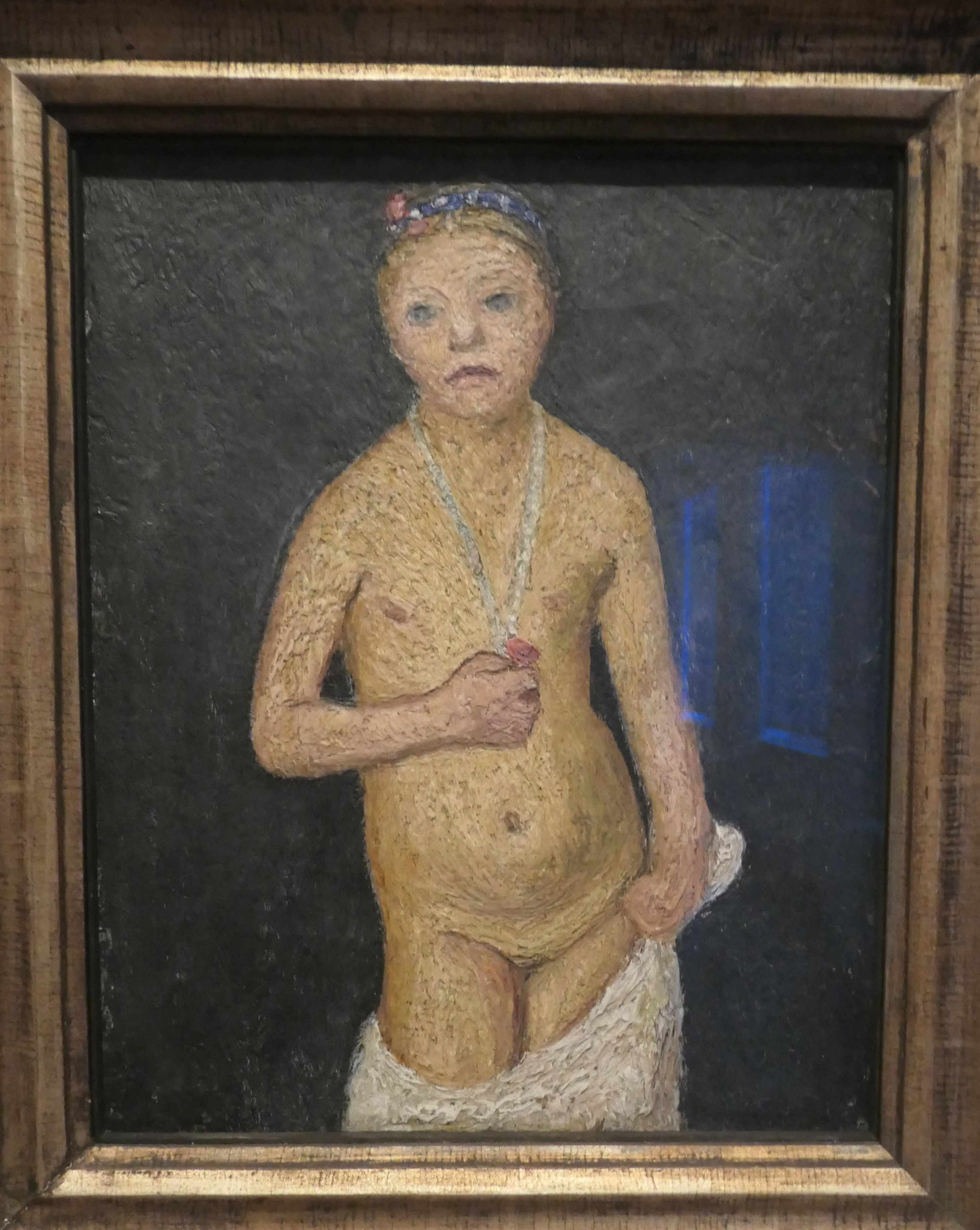 Paula Modersohn-Becker, Kleiner stehender Mädchenakt mit Halskette und Rose, Öltempera auf Leinwand, 1906, Modersohn-Becker Museum, Bremen