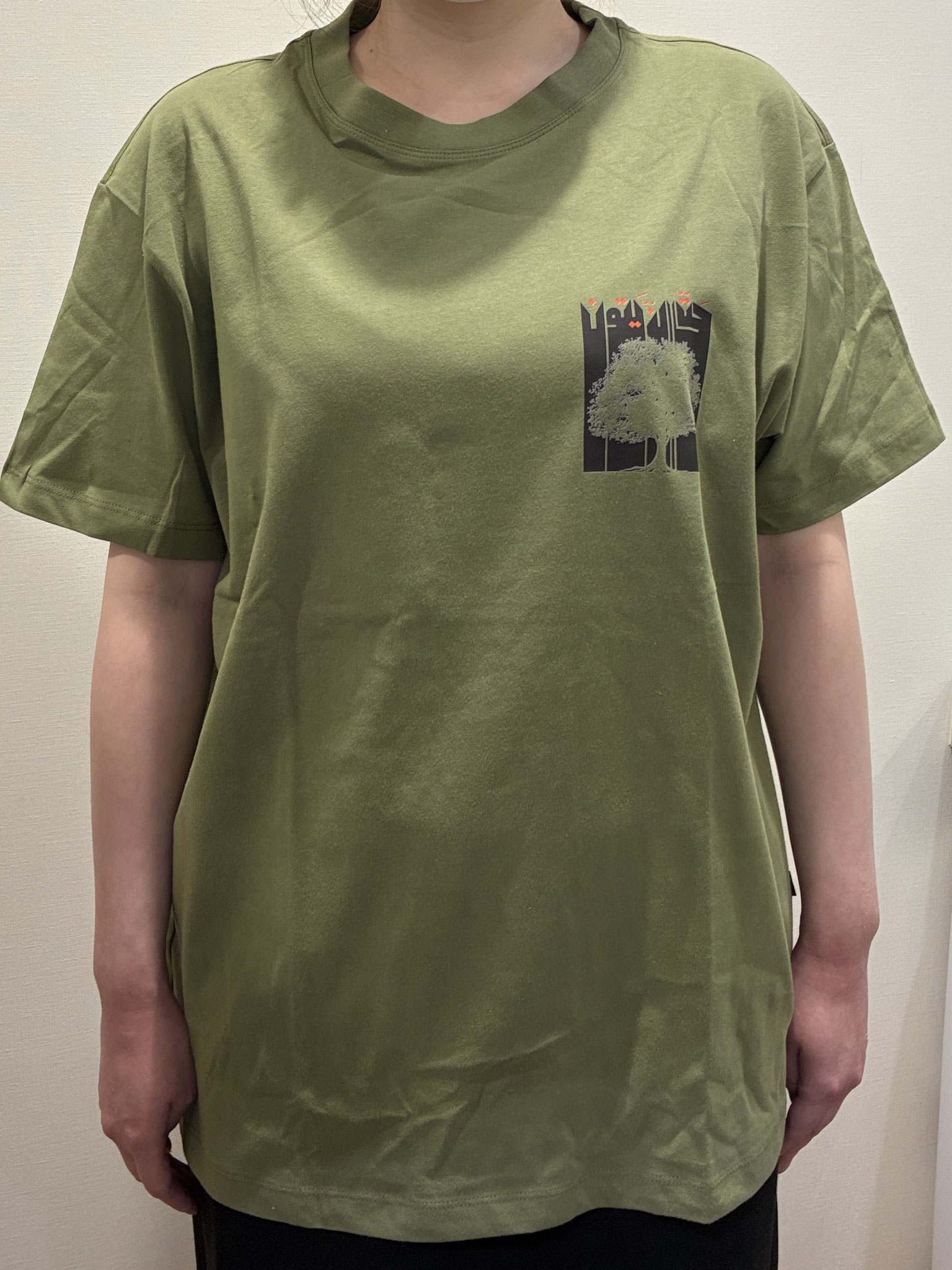 Tシャツ「抵抗する花」前面