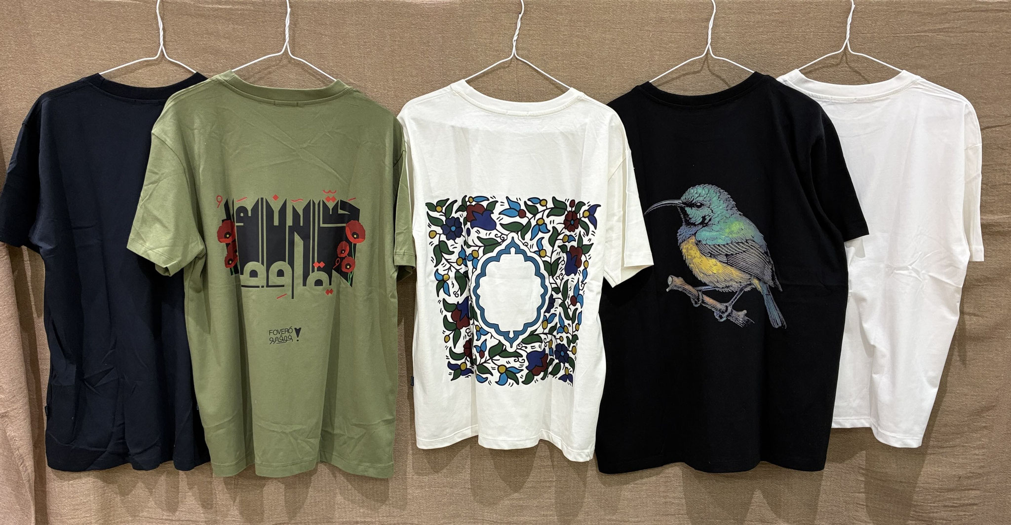 Tシャツ5種類の背面