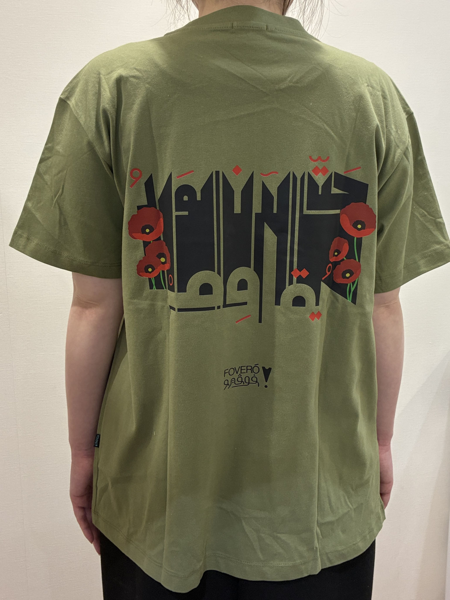 Tシャツ「抵抗する花」背面