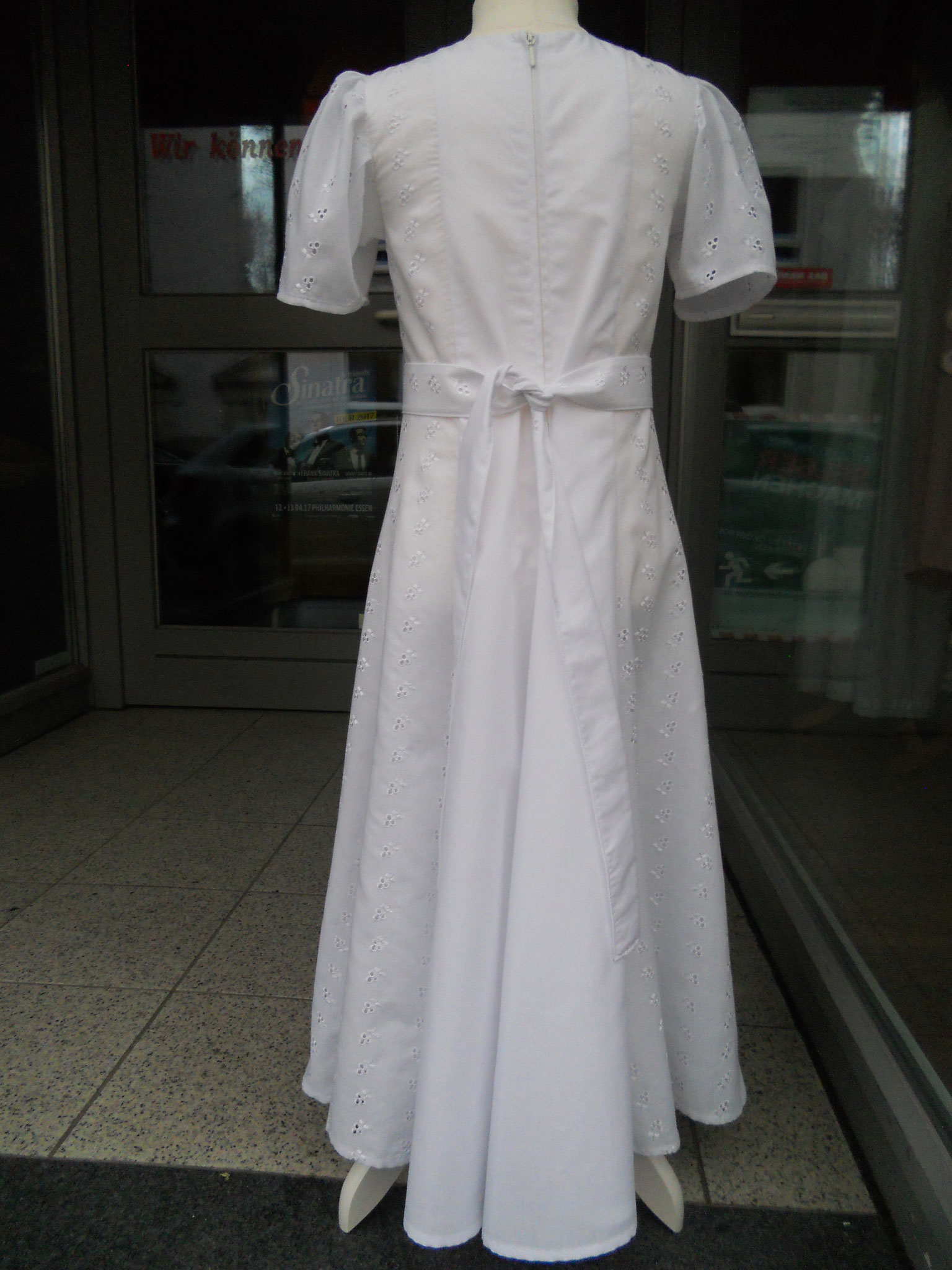 festliches Kleid, Kommunionkleid, Gr. 122, Rückenansicht,  98 €