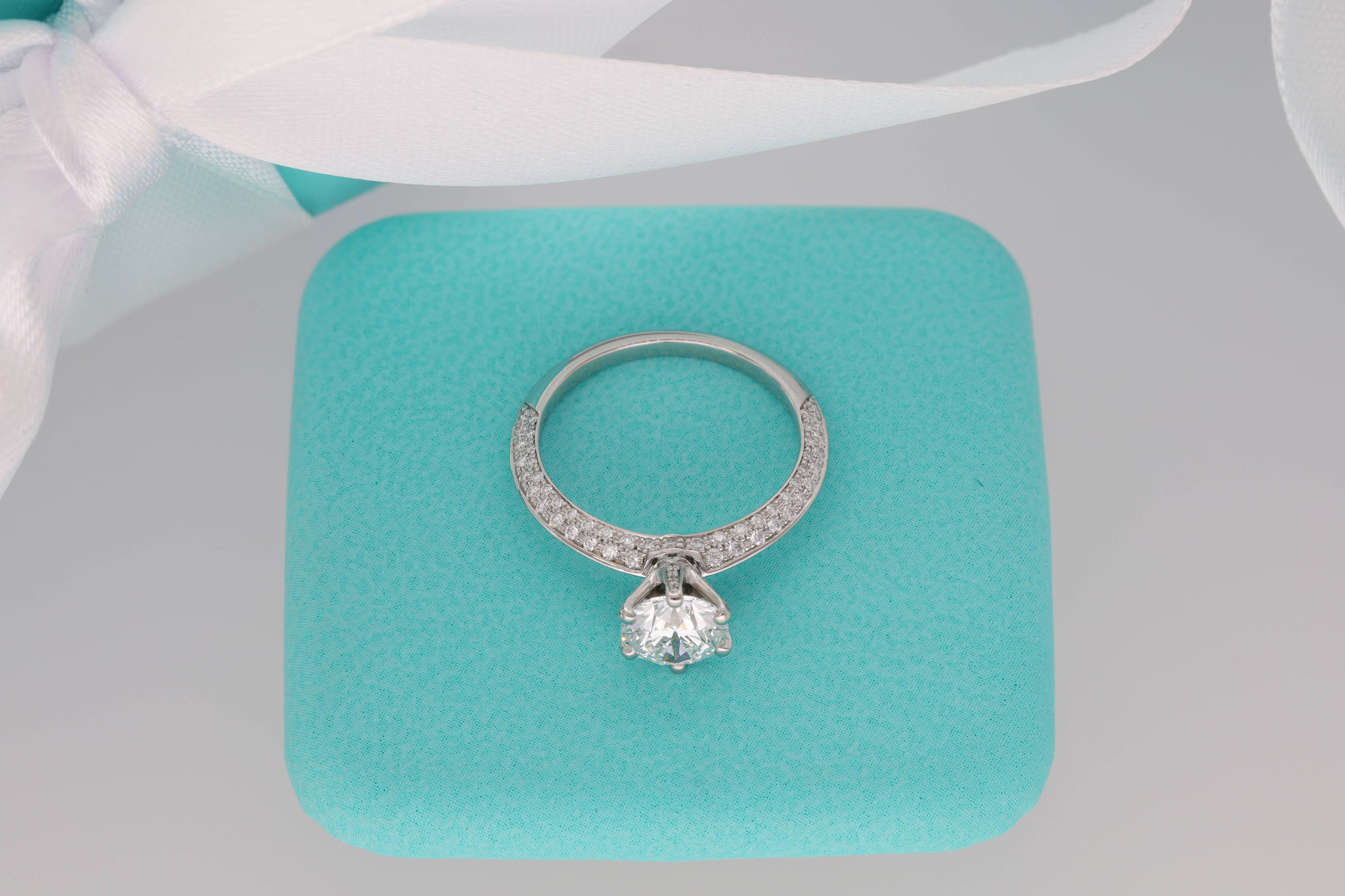 Tiffany&Co. Setting Pavé / Jubel Ring