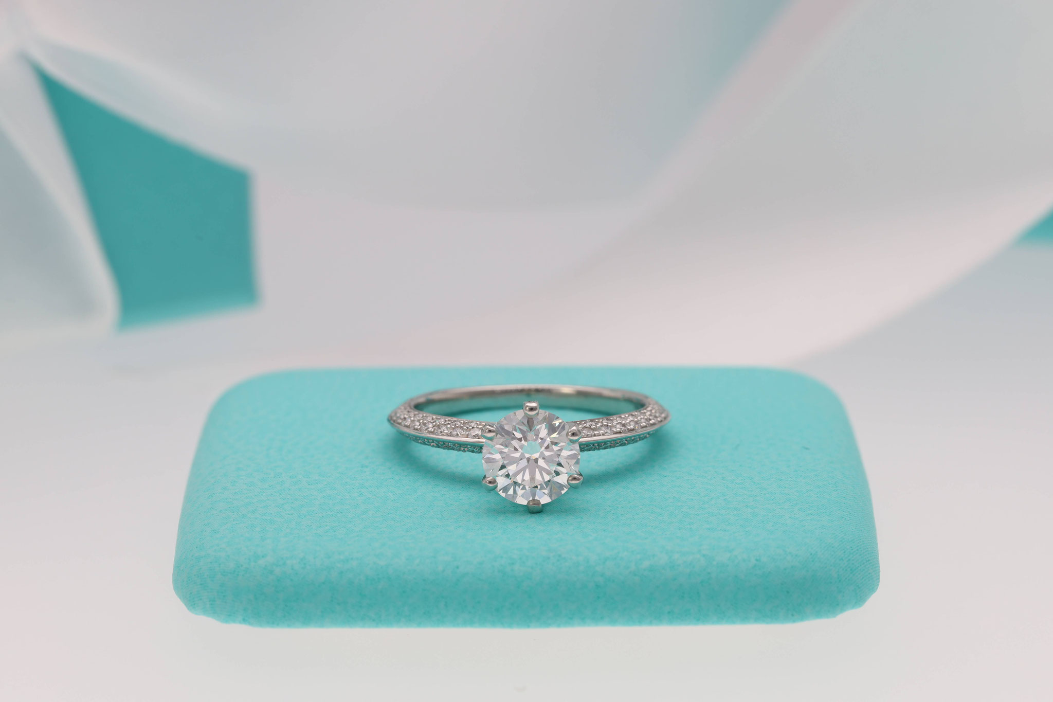 Tiffany&Co. Setting Pavé / Jubel Ring