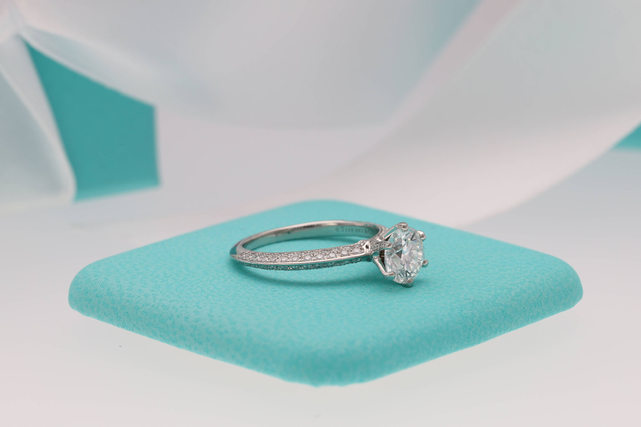 Tiffany&Co. Setting Pavé / Jubel Ring
