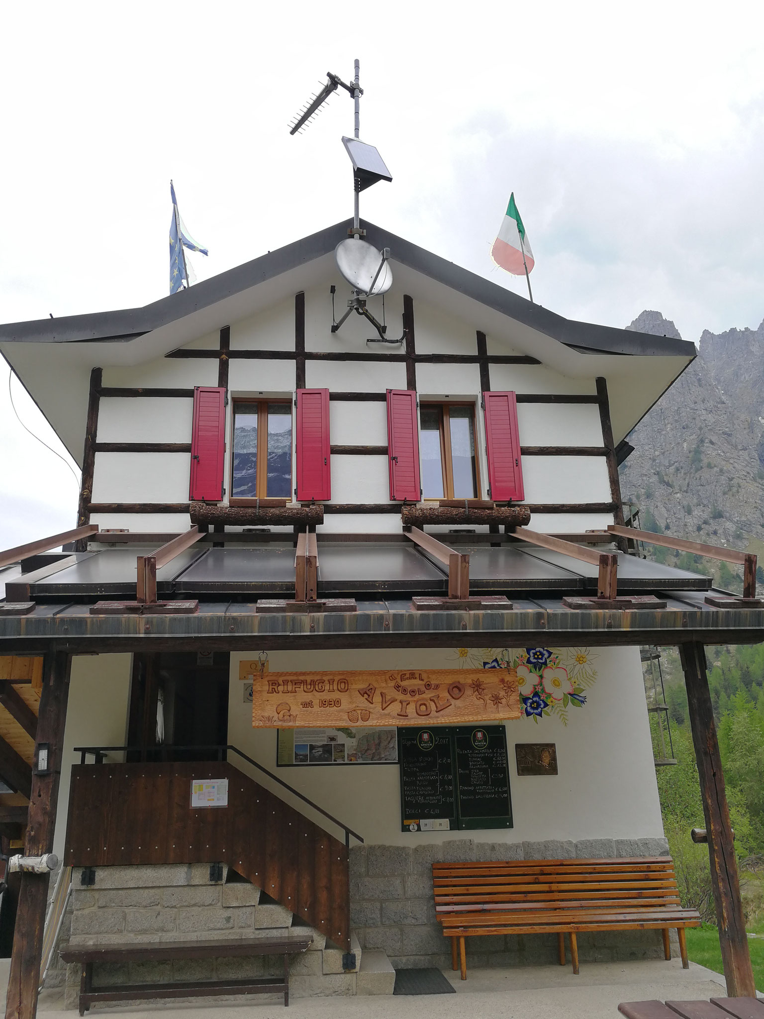 Prezzi Benvenuti sul sito del Rifugio Sandro Occhi all'Aviolo! Prezzi Benvenuti sul sito del Rifugio Sandro Occhi all'Aviolo!