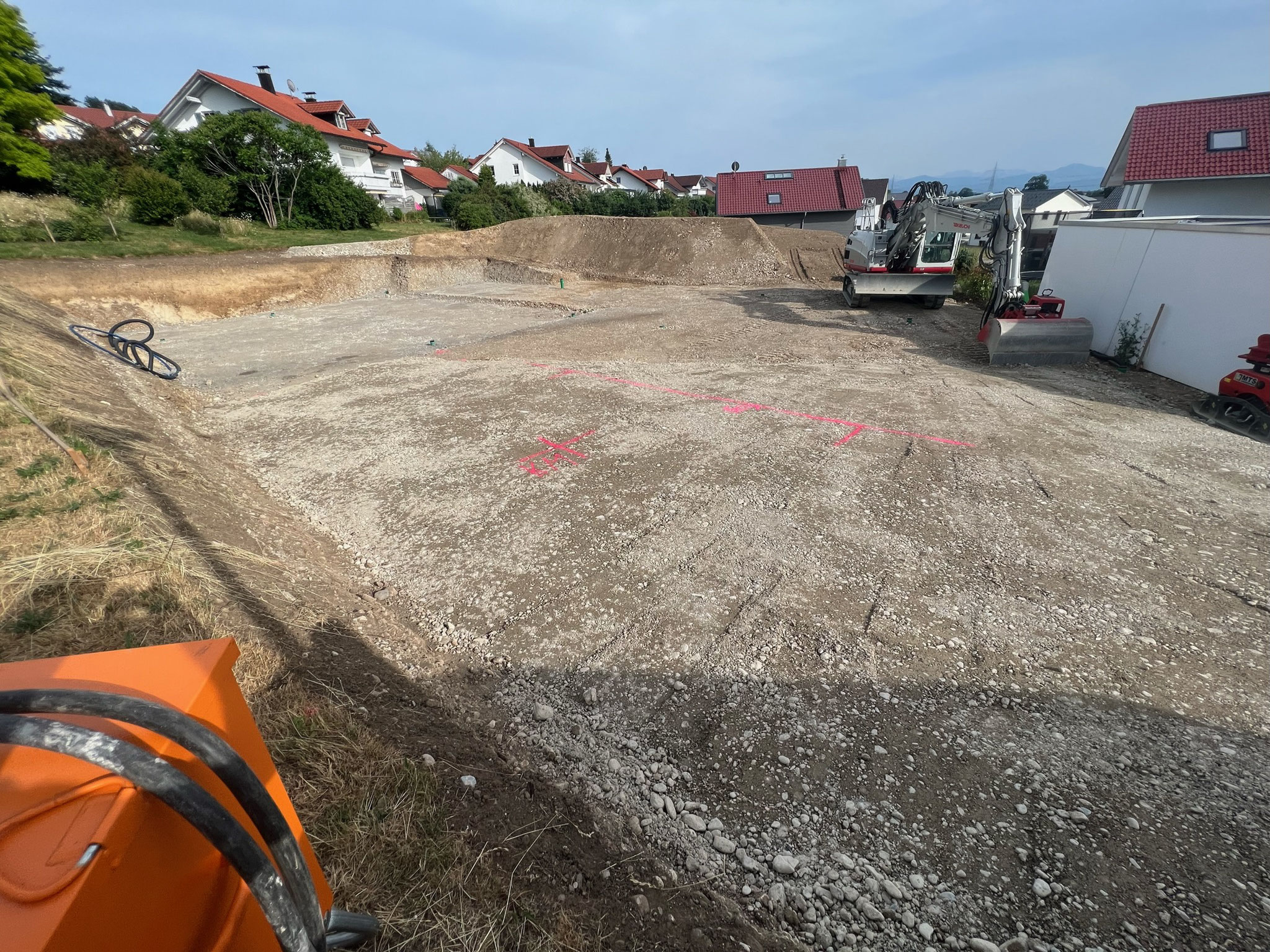 BV: Haldenwang Schlüsselfertiges EFH mit Doppelgarage und Carport