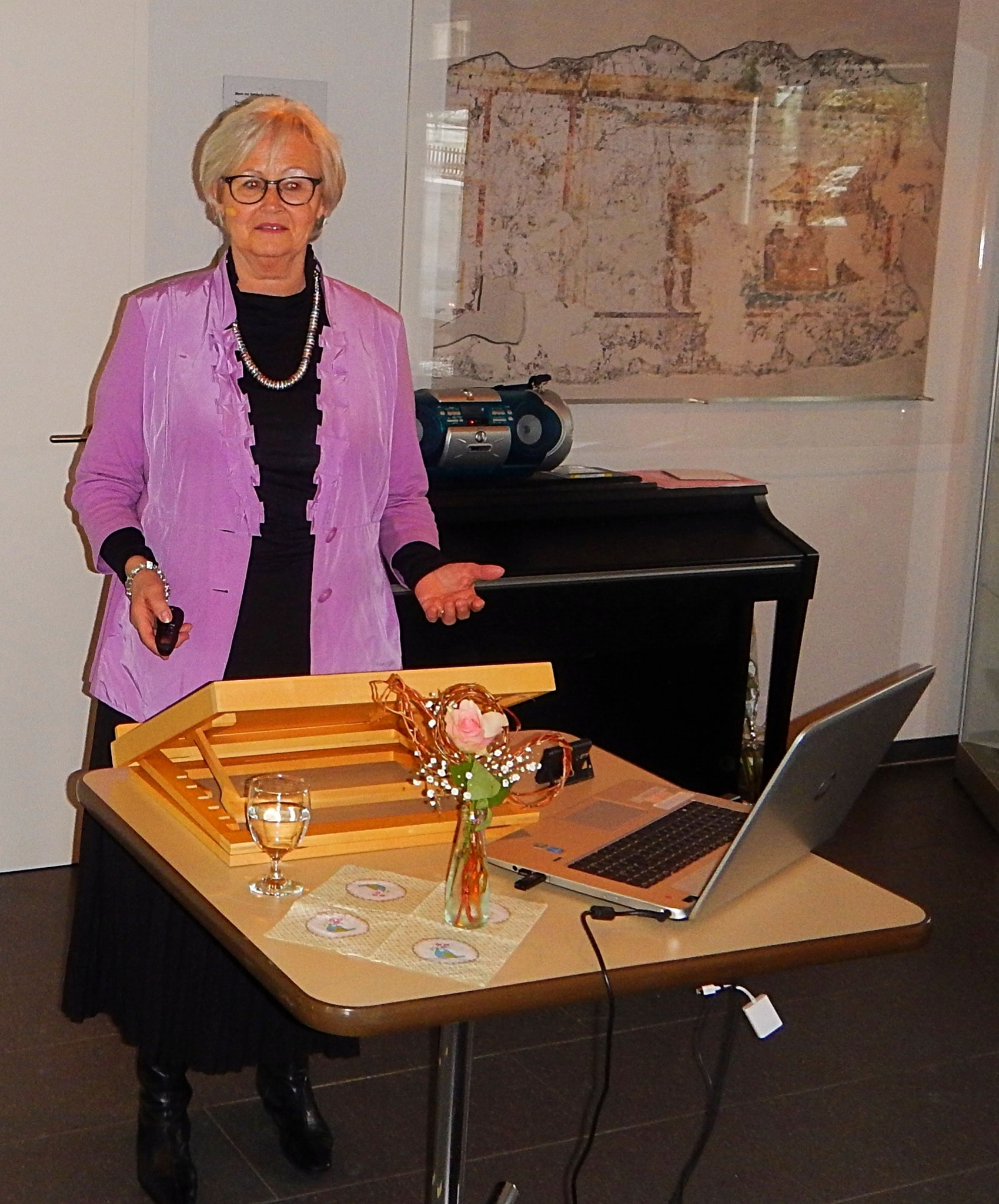 Frauenzmorge: die Referentin Frau Lotti Schum