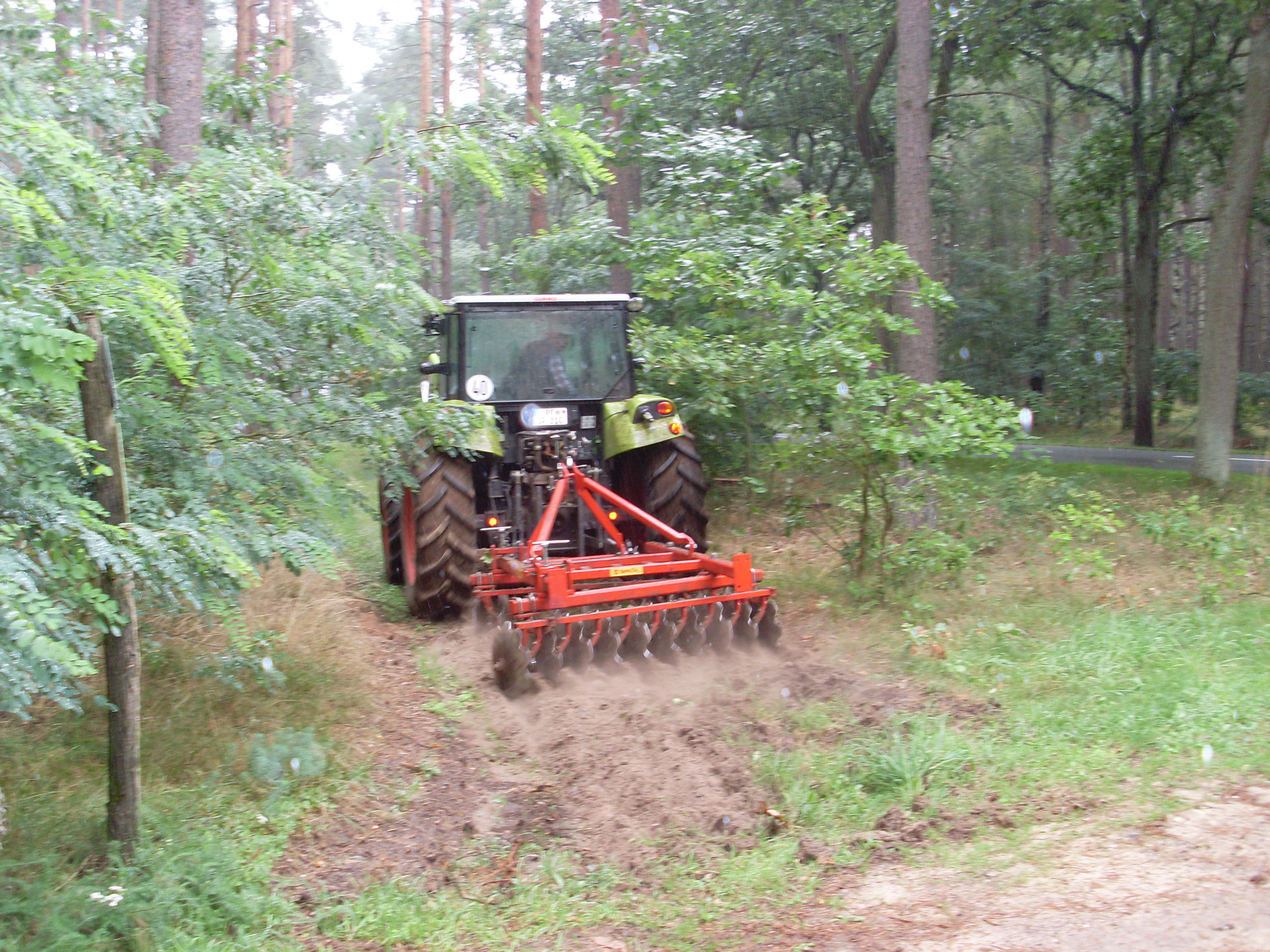 Mulchen der Waldbrandstreifen