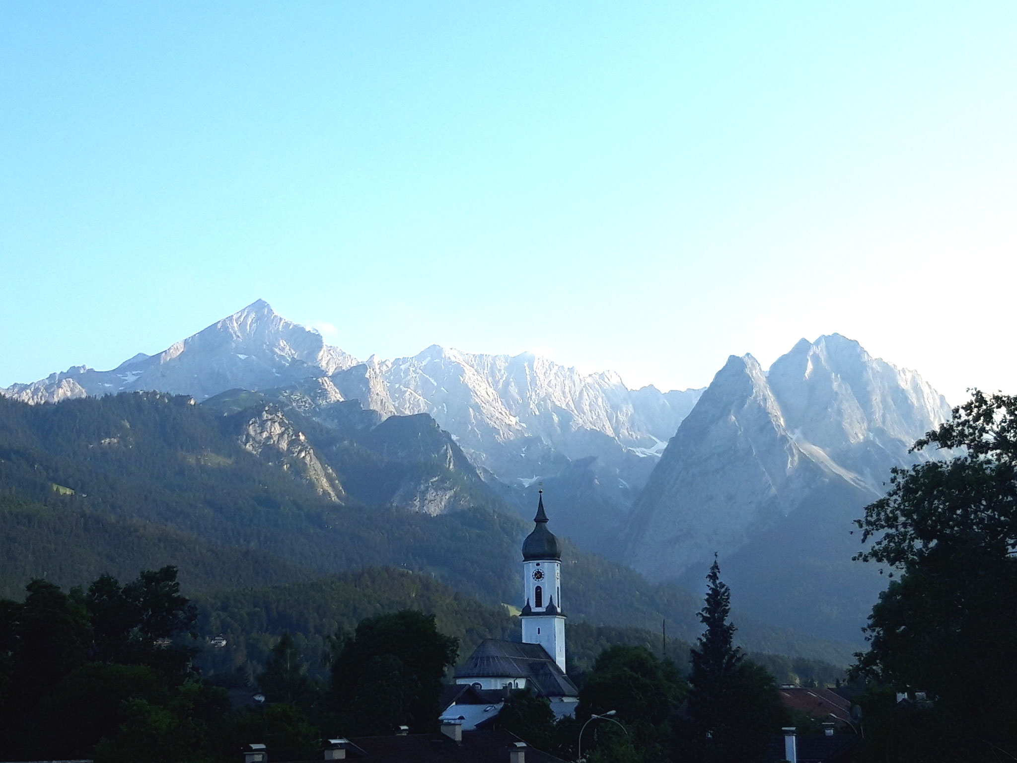 Garmisch mit  Alpspitze, Waxenstein und Zugspitze