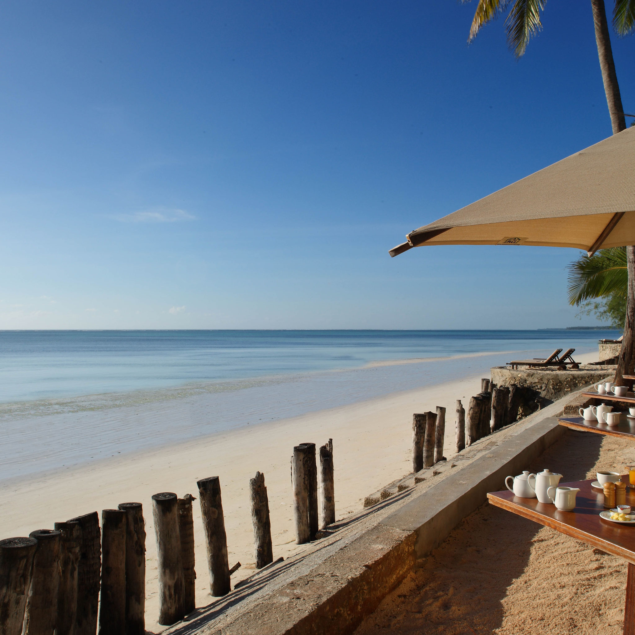 4 Sterne Hotel Bluebay Beach Resort & Spa