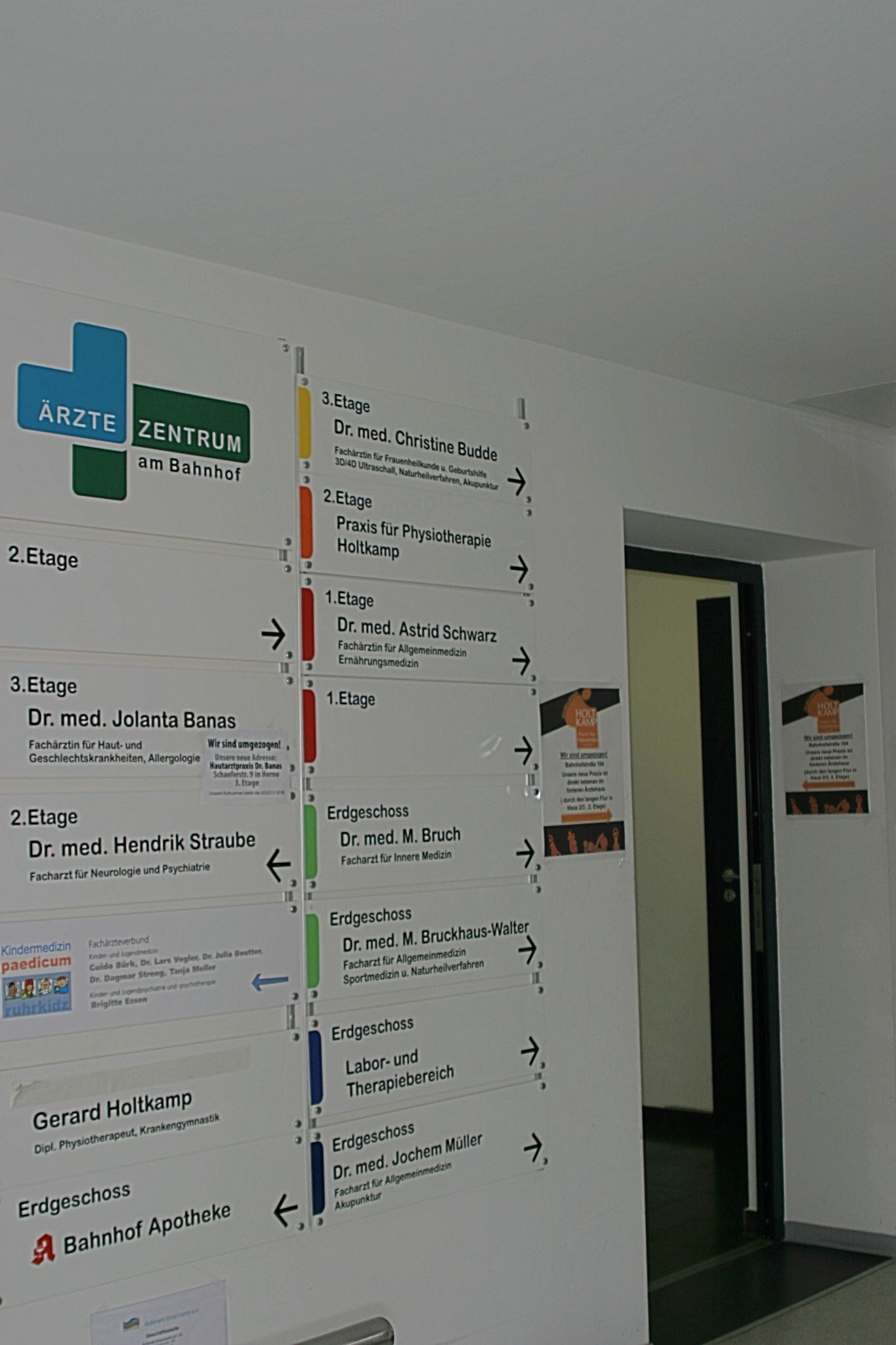 Patientenleittafel im Foyer zu Haus 3