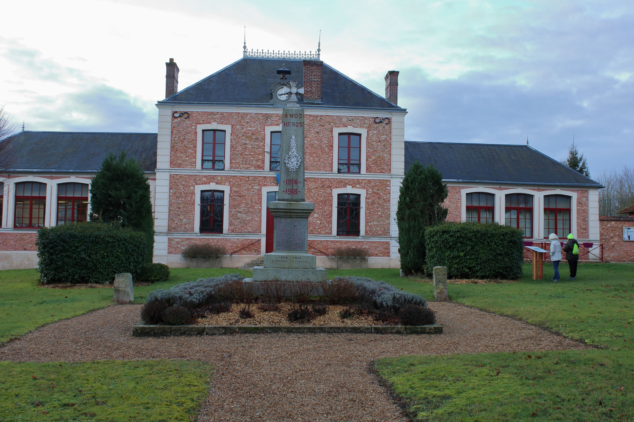 Mairie d'Emancé