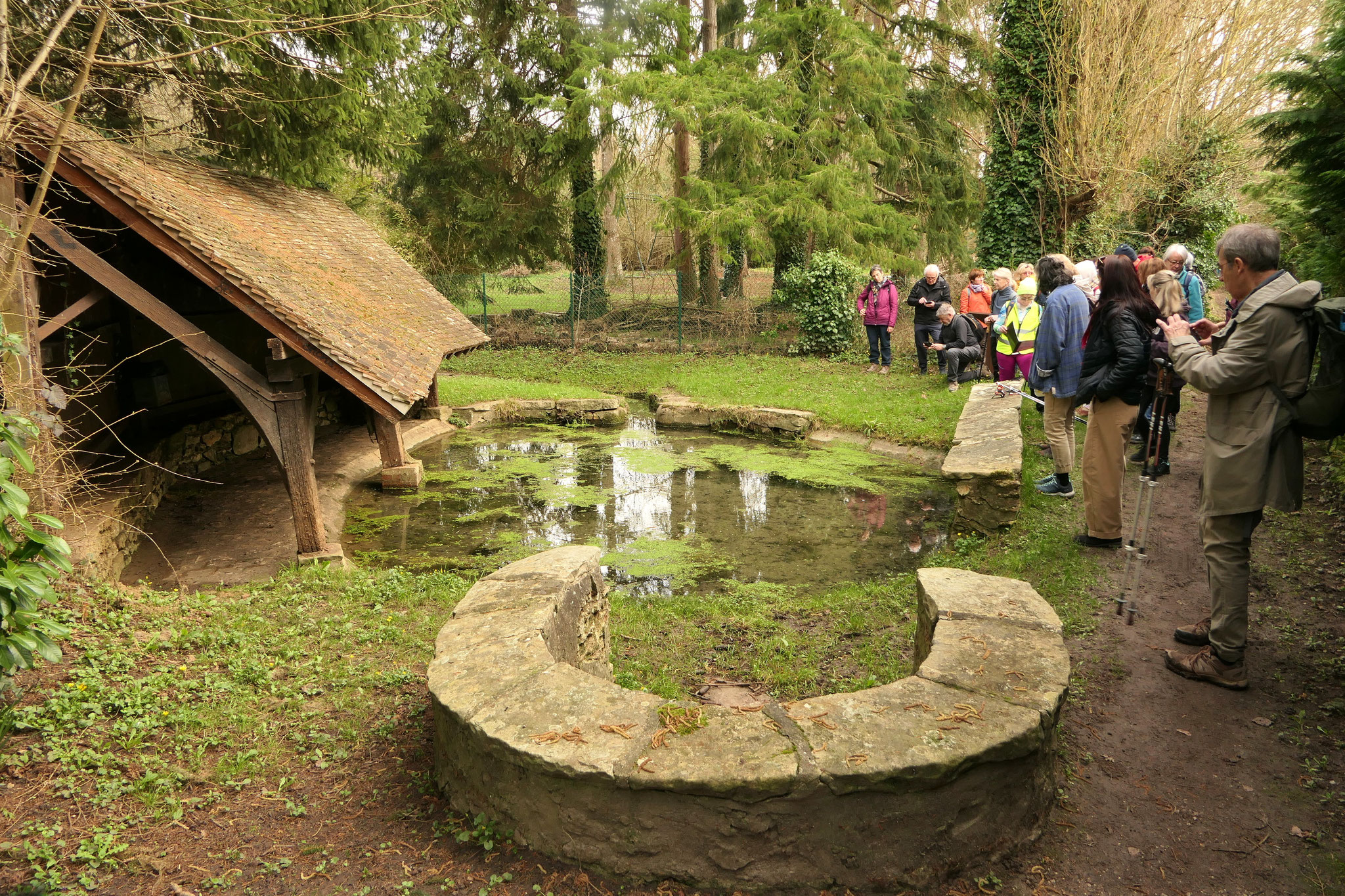Lavoir et fontaine du Hariat