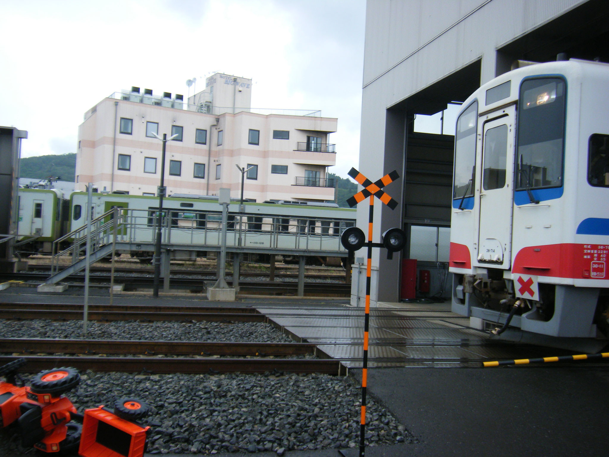 三陸鉄道運行本部検修庫前に設置された踏切（事故現場）　