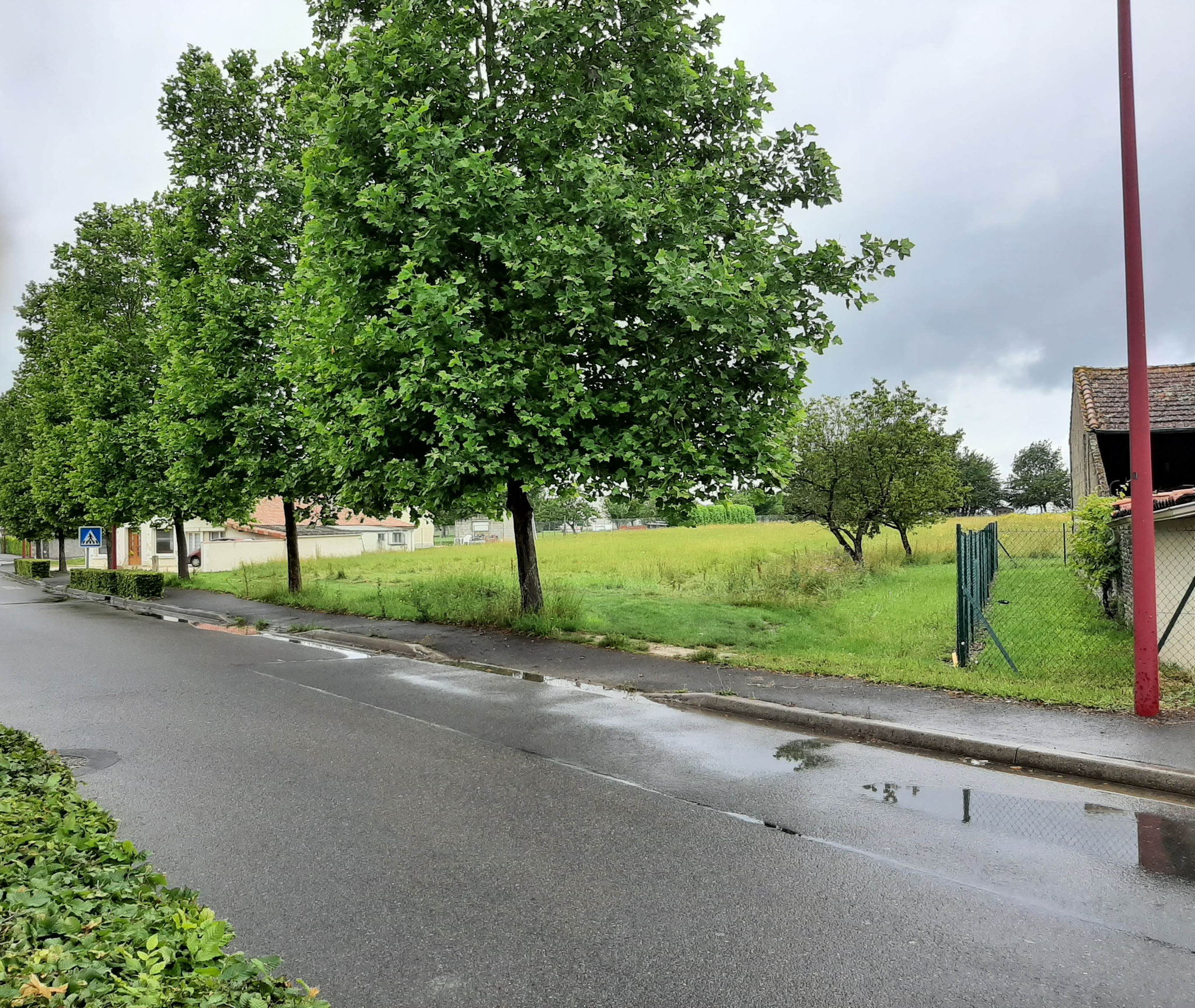 Sortie du lotissement sur la route de Sigogne