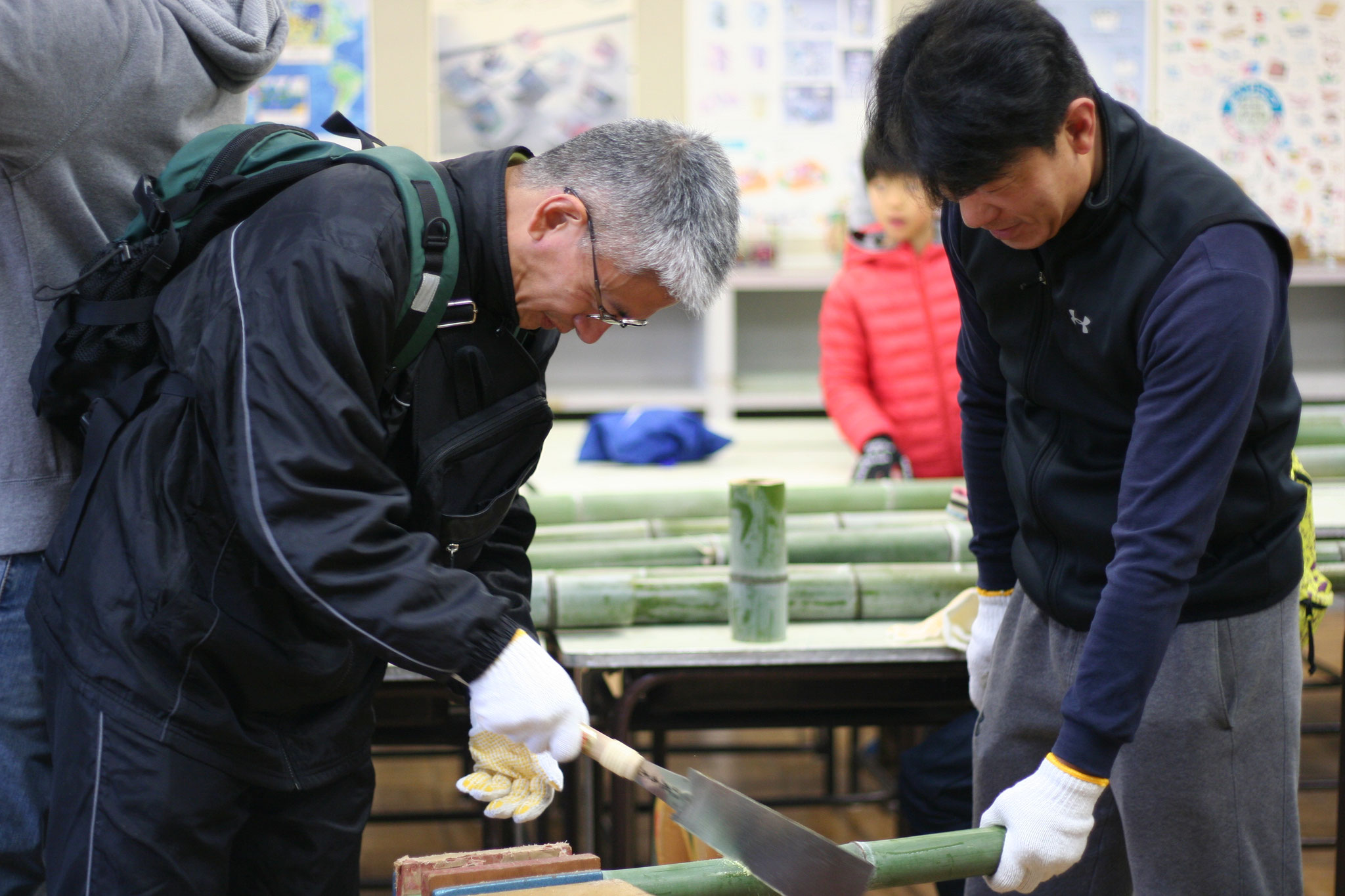 今年も竹は戸塚西中さんよりご提供いただきました。そして、門松作りにもご参加いただきました。
