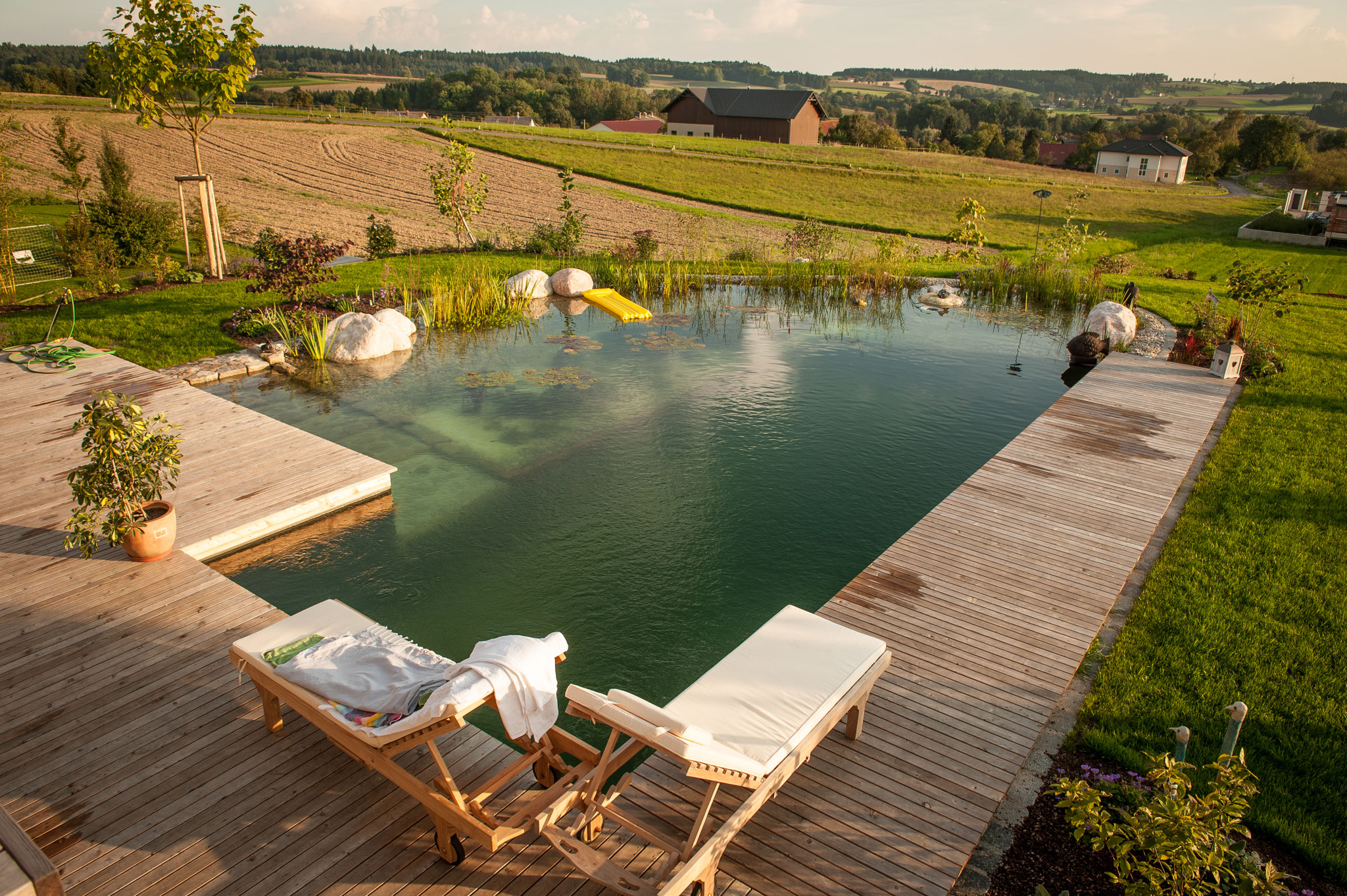 Garten mit Schwimmteich St. Willibald Schmid Gartengestaltung Raab