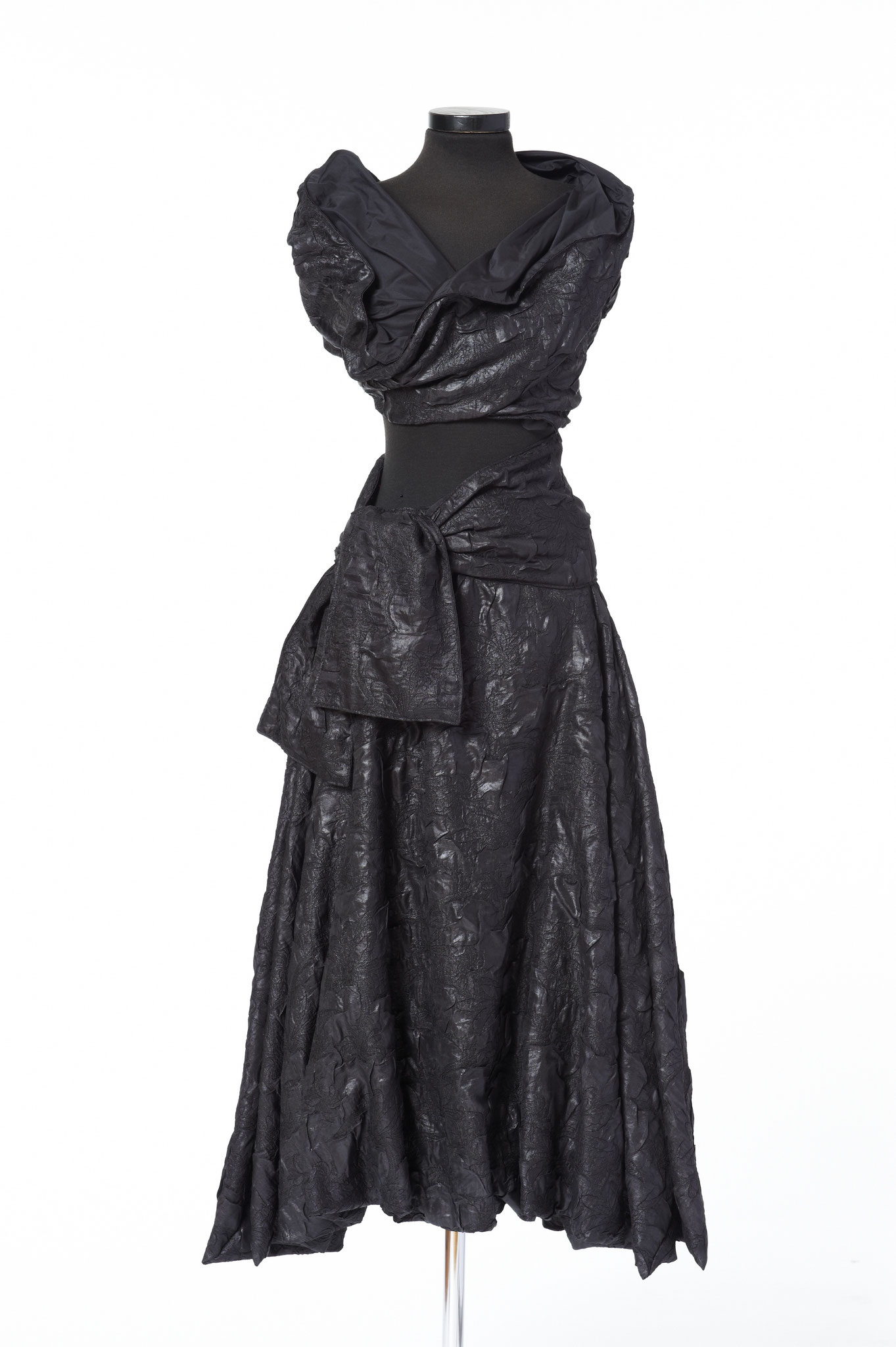 3-piece outfit: skirt, sash, top. Material: cotton/ viscose / microfibre