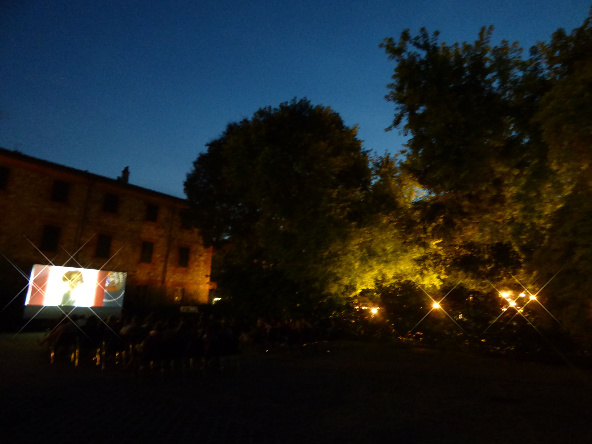 Rivergaro: Cinema Sotto Le Stelle 2019     Luglio, giovedì 18 : MIKE SULLA LUNA dalle ore 21:30  giardino di Via Don Veneziani, 64 - Rivergaro (PC) di fronte alla Casa del Popolo