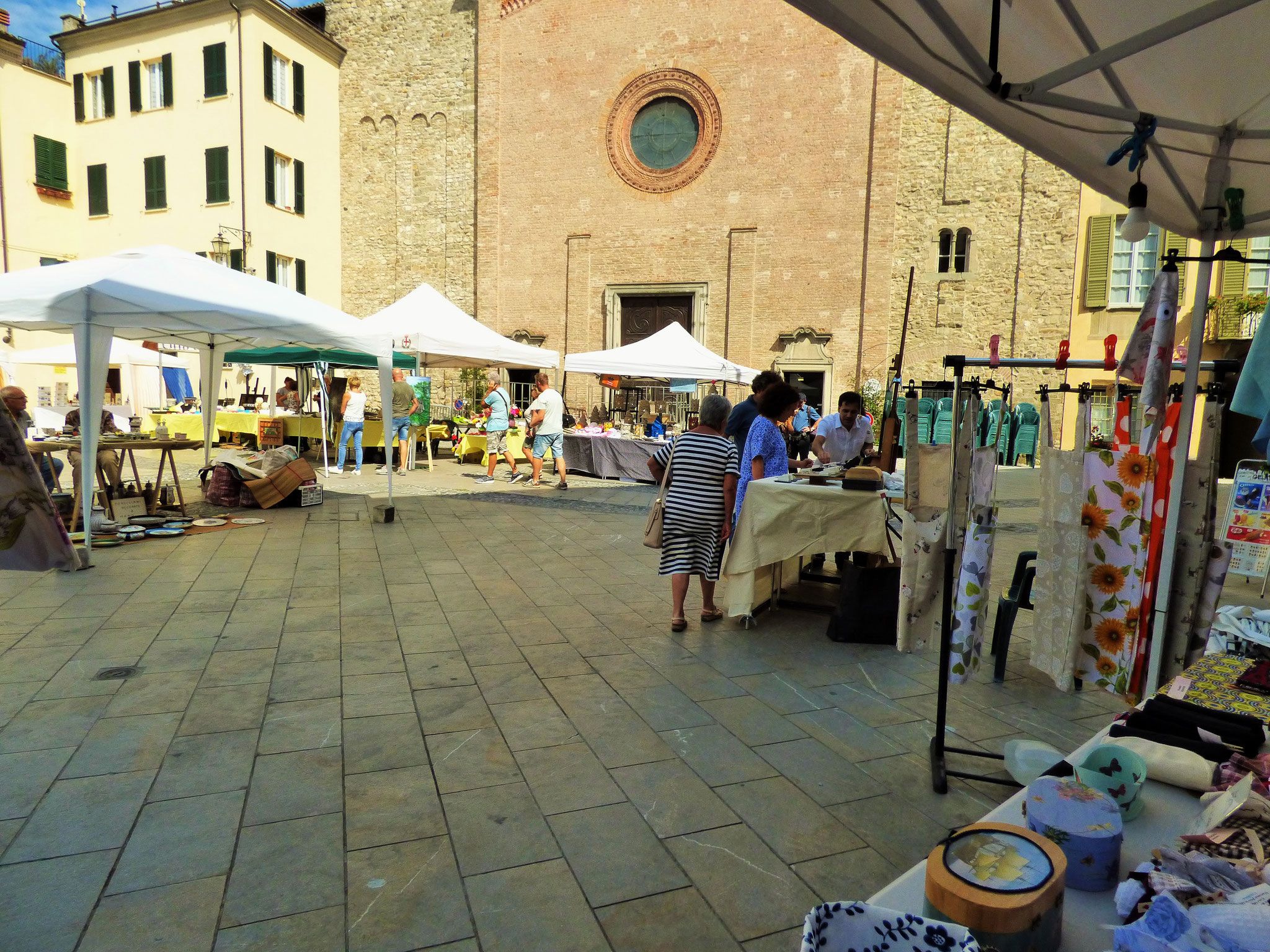 Bobbio 16 agosto  ArTre in piazza con Laboratori creativi  e mercatino artigianale