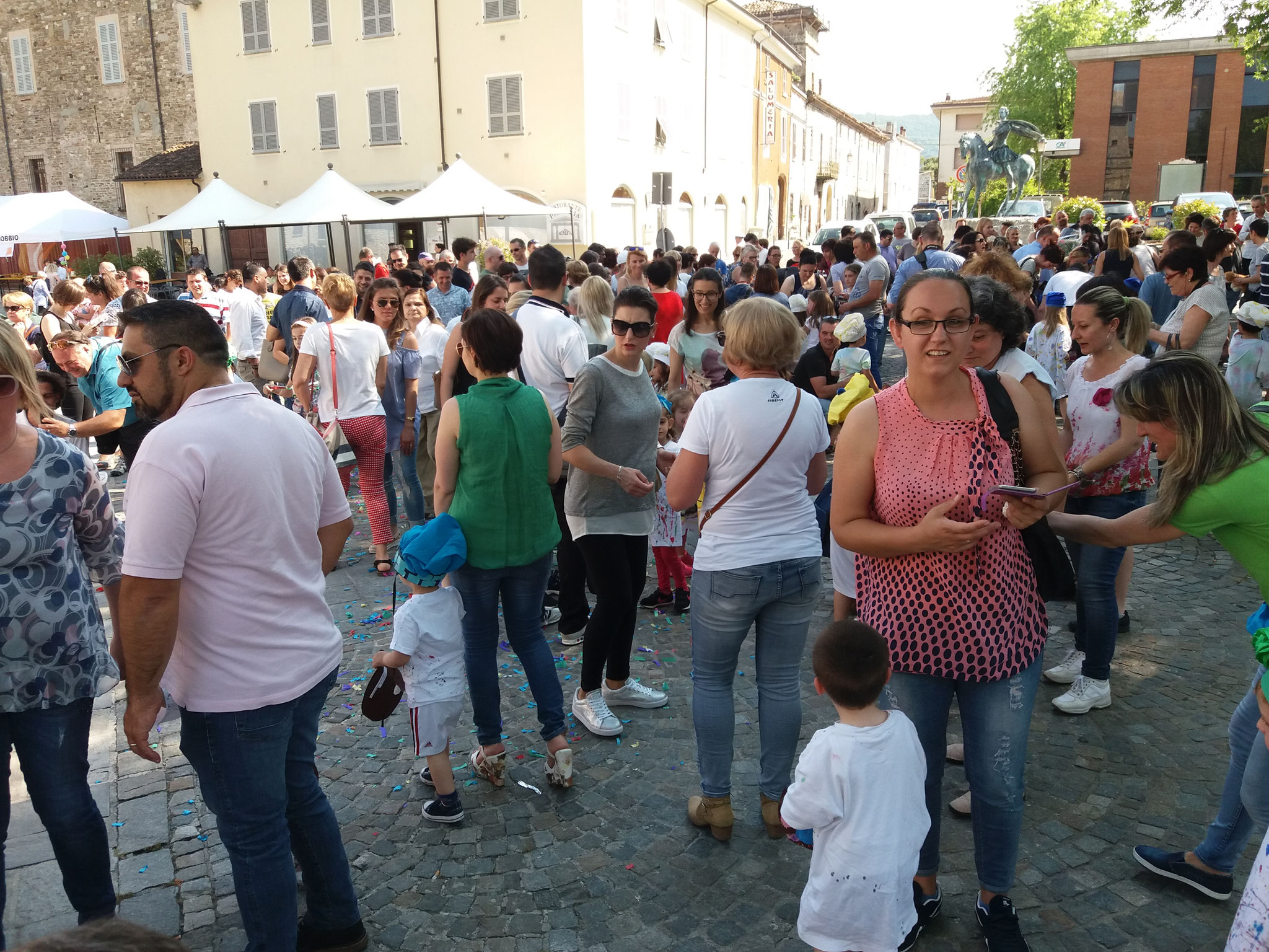 Sabato 27 MAGGIO 2017 alle ore 16,00 in Piazza Trento Comune di Travo AR...TRE PASSI NELL'ARTE giornata conclusiva del progetto 0/6 anni dell'Istituto Comprensivo di Bobbio delle scuole d'Infanzia di OTTONE MARSAGLIA BOBBIO PERINO e TRAVO ArTre Artigiani 