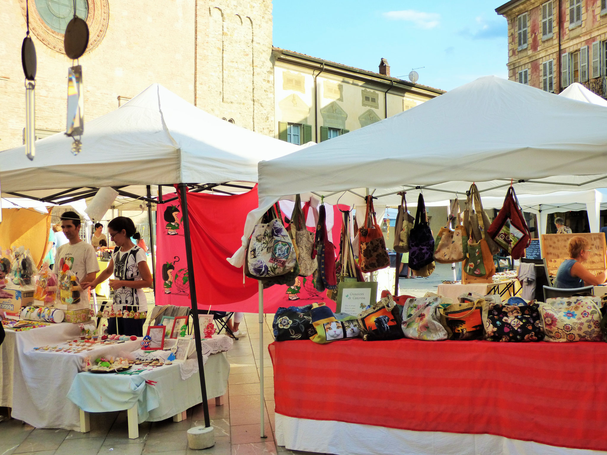 Bobbio 16 agosto  ArTre in piazza con Laboratori creativi  e mercatino artigianale