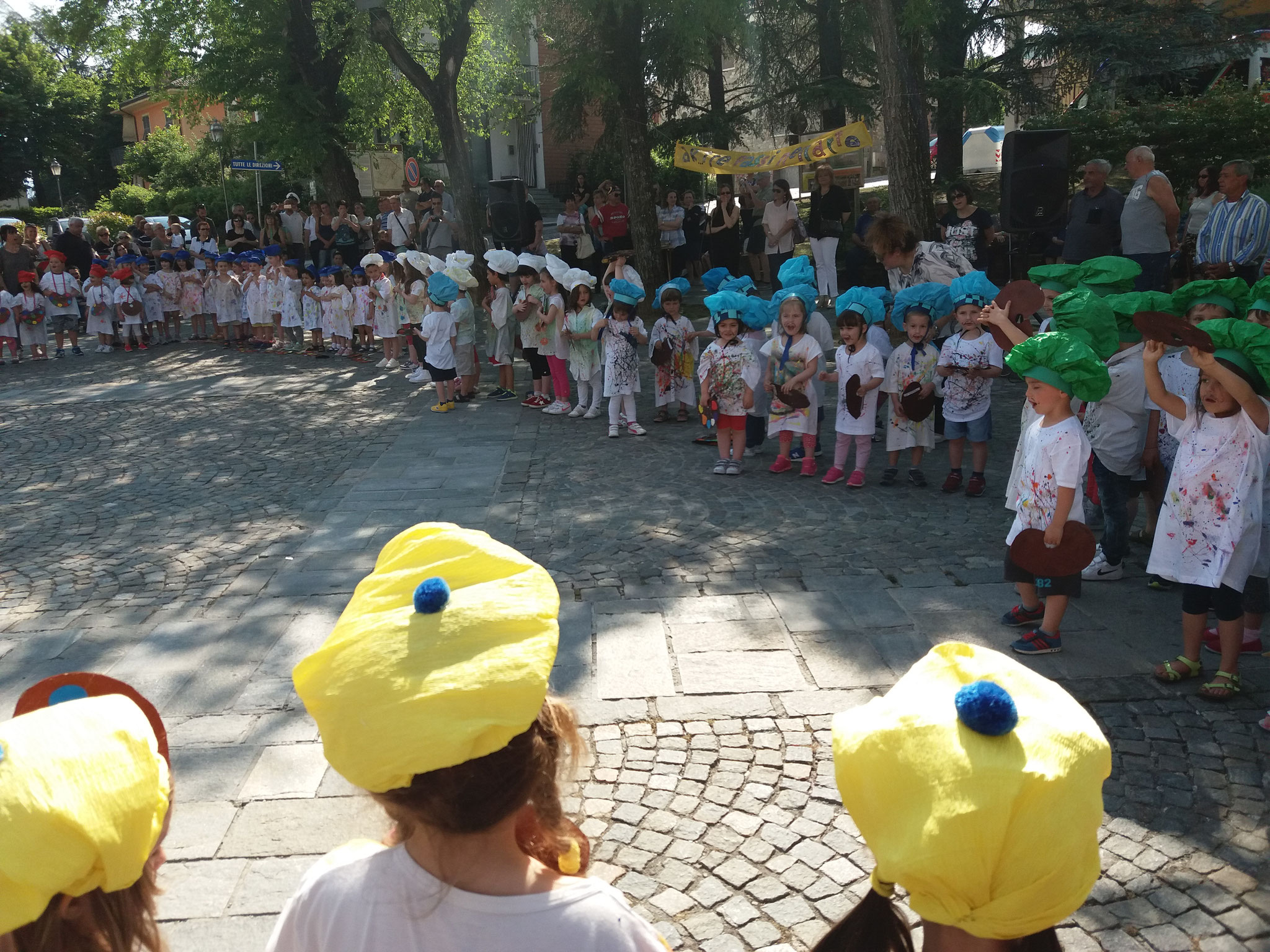 Sabato 27 MAGGIO 2017 alle ore 16,00 in Piazza Trento Comune di Travo AR...TRE PASSI NELL'ARTE giornata conclusiva del progetto 0/6 anni dell'Istituto Comprensivo di Bobbio delle scuole d'Infanzia di OTTONE MARSAGLIA BOBBIO PERINO e TRAVO ArTre Artigiani 