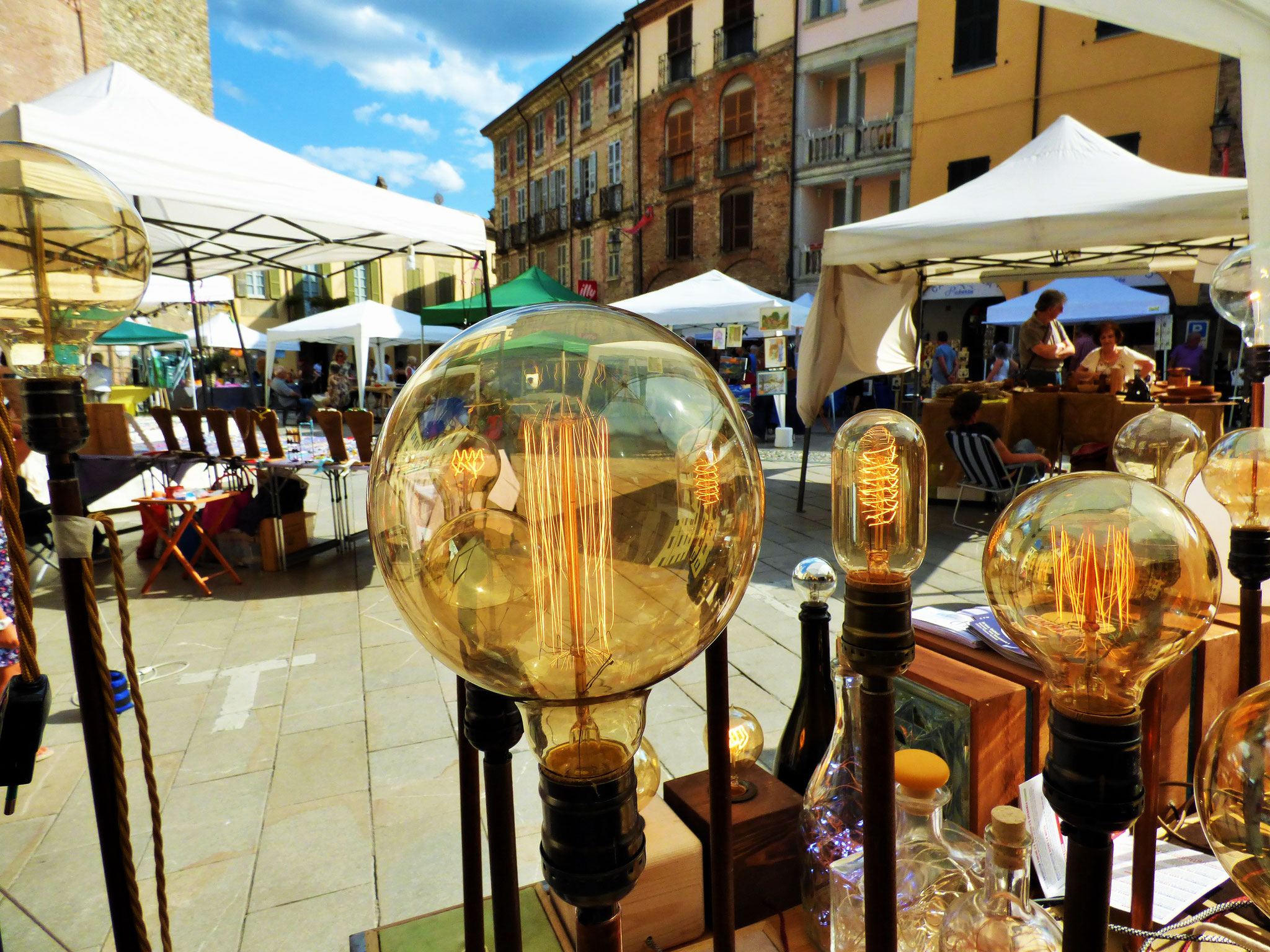 Bobbio 16 agosto  ArTre in piazza con Laboratori creativi  e mercatino artigianale