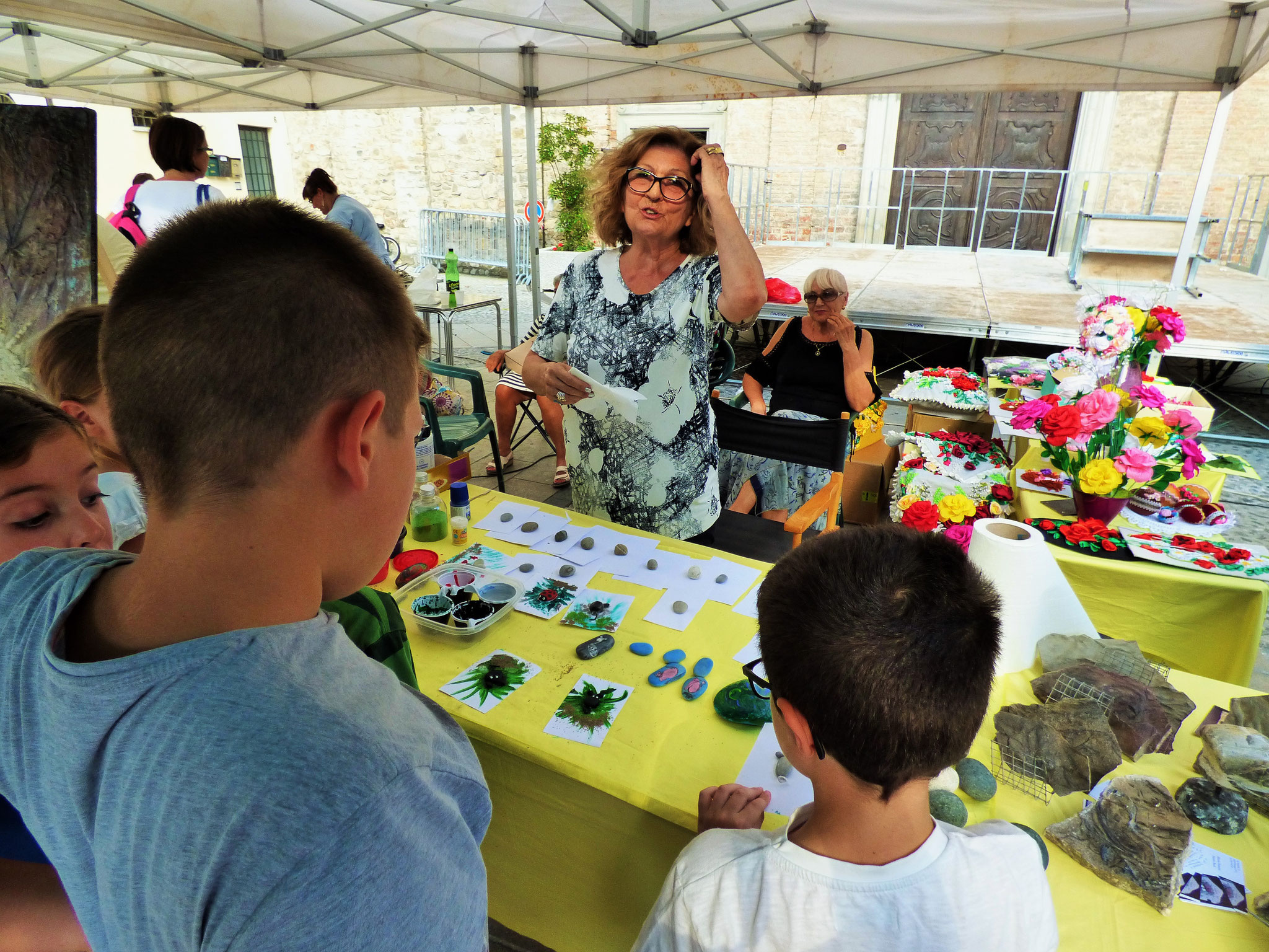 Bobbio 16 agosto  ArTre in piazza con Laboratori creativi  e mercatino artigianale