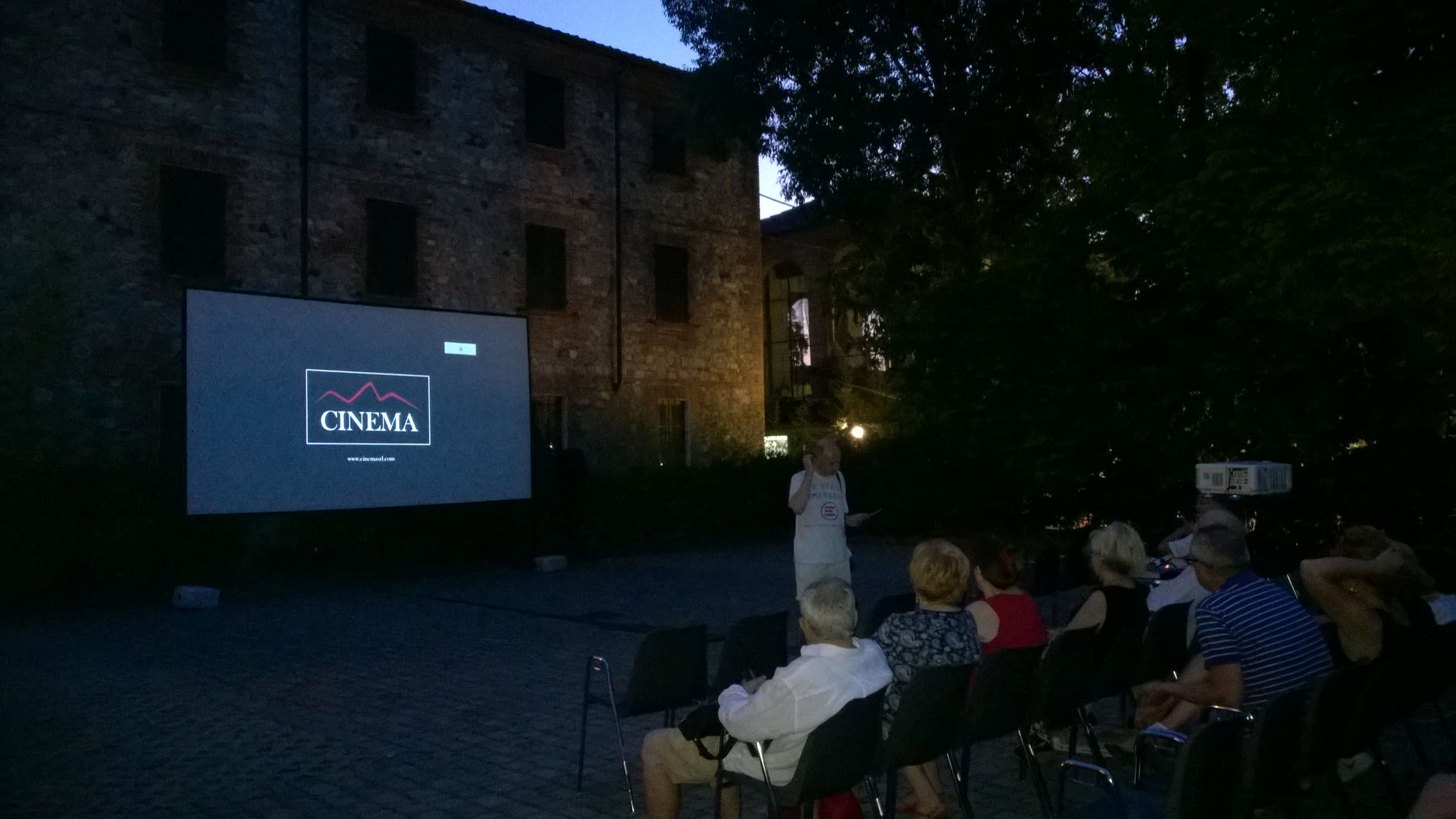 Rivergaro: Cinema Sotto Le Stelle 2019     Luglio, giovedì 4 : TAXI TEHERAN dalle ore 21:30  giardino di Via Don Veneziani, 64 - Rivergaro (PC) di fronte alla Casa del Popolo