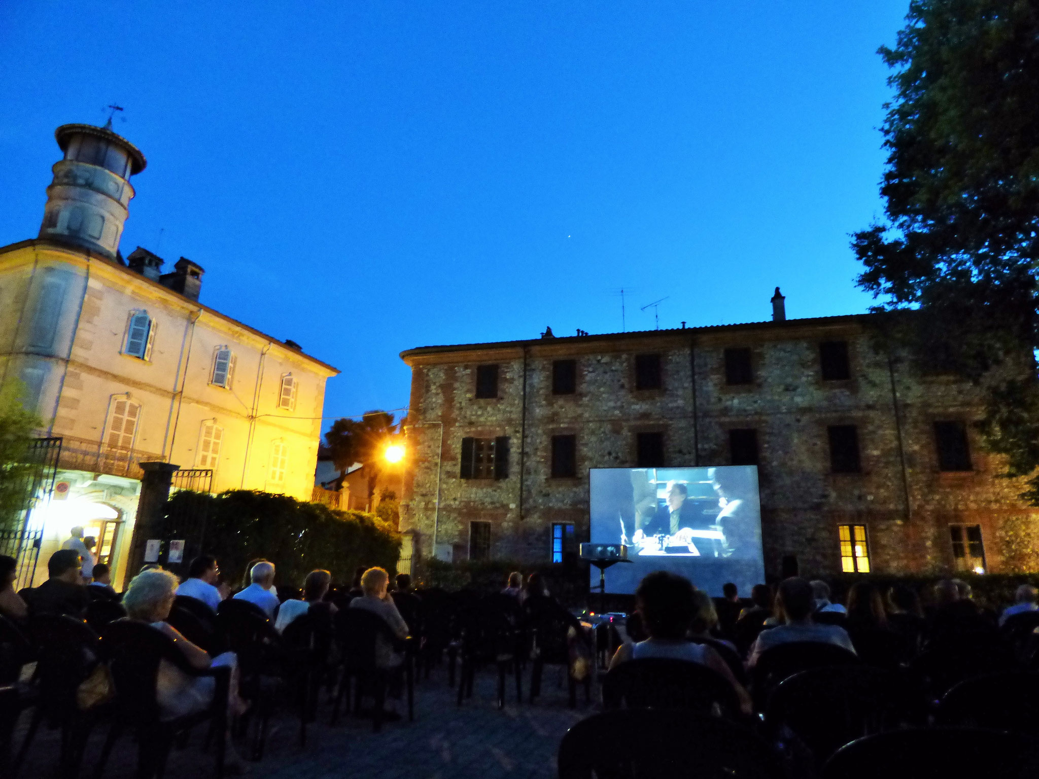 LA MAFIA UCCIDE SOLO D'ESTATE 6 luglio ore 21,30 (circa) ENTRATA GRATUITA giardino di via don Veneziani (dirimpetto Casa del Popolo)