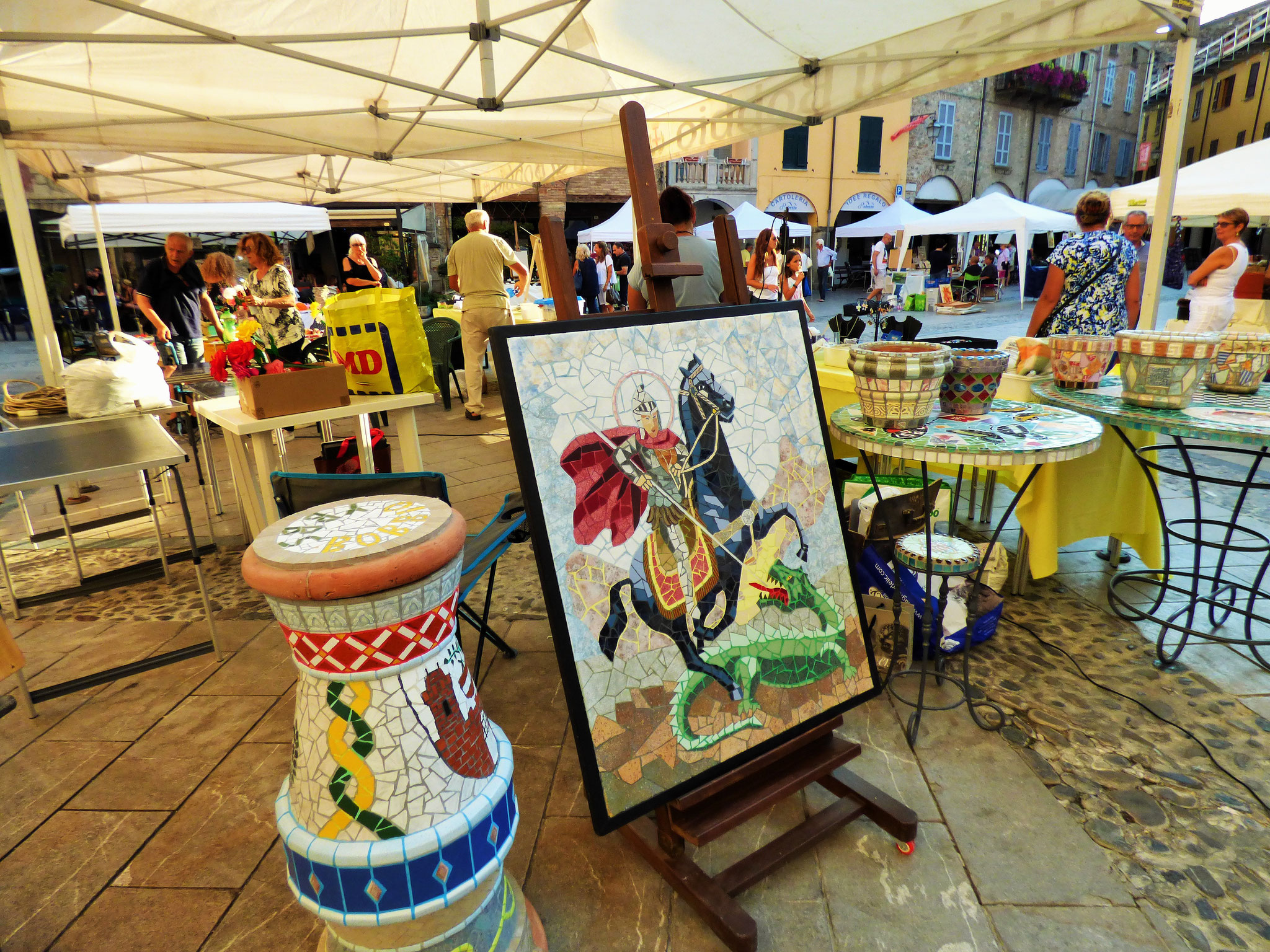 Bobbio 16 agosto  ArTre in piazza con Laboratori creativi  e mercatino artigianale