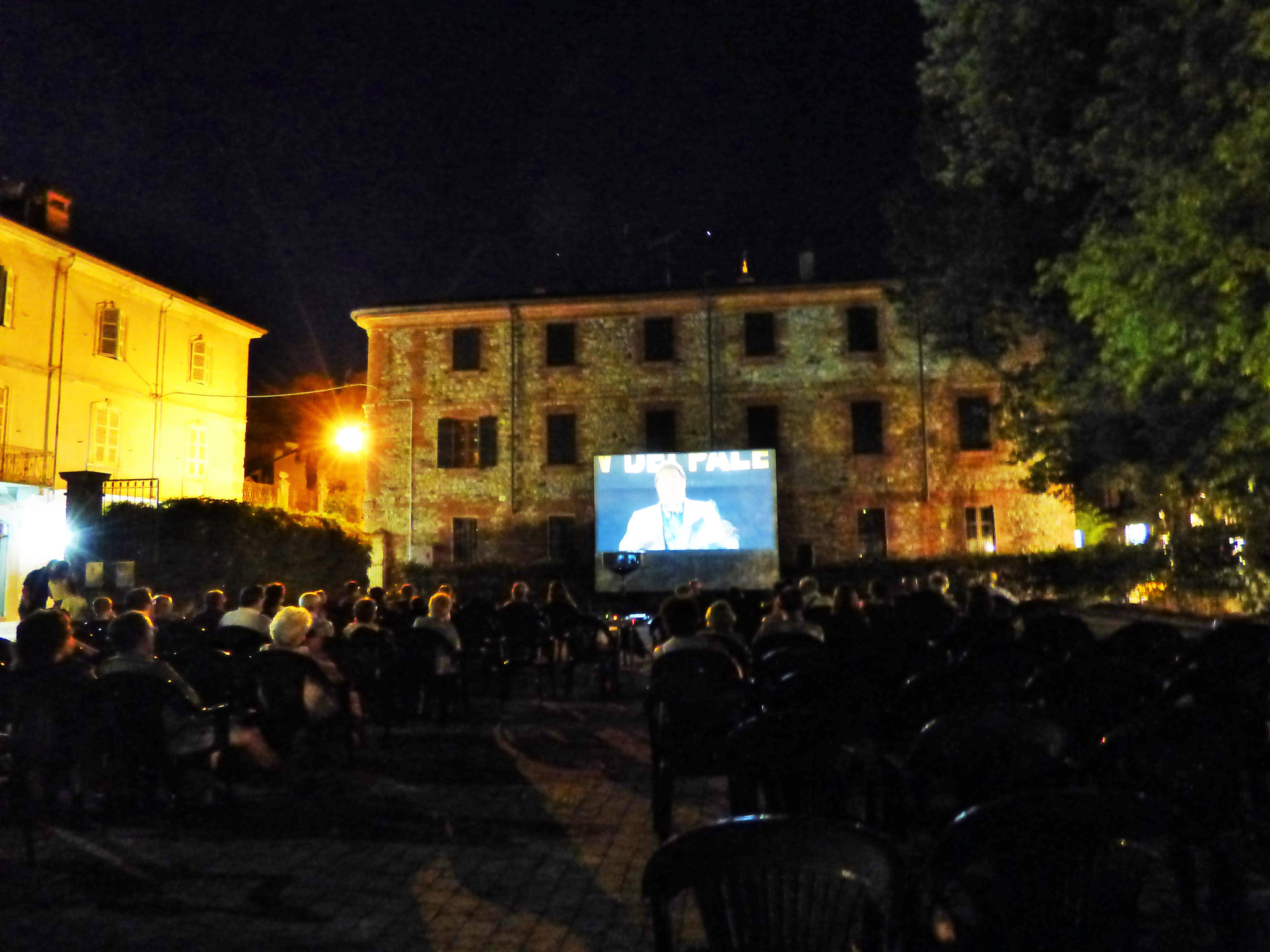 LA MAFIA UCCIDE SOLO D'ESTATE 6 luglio ore 21,30 (circa) ENTRATA GRATUITA giardino di via don Veneziani (dirimpetto Casa del Popolo)