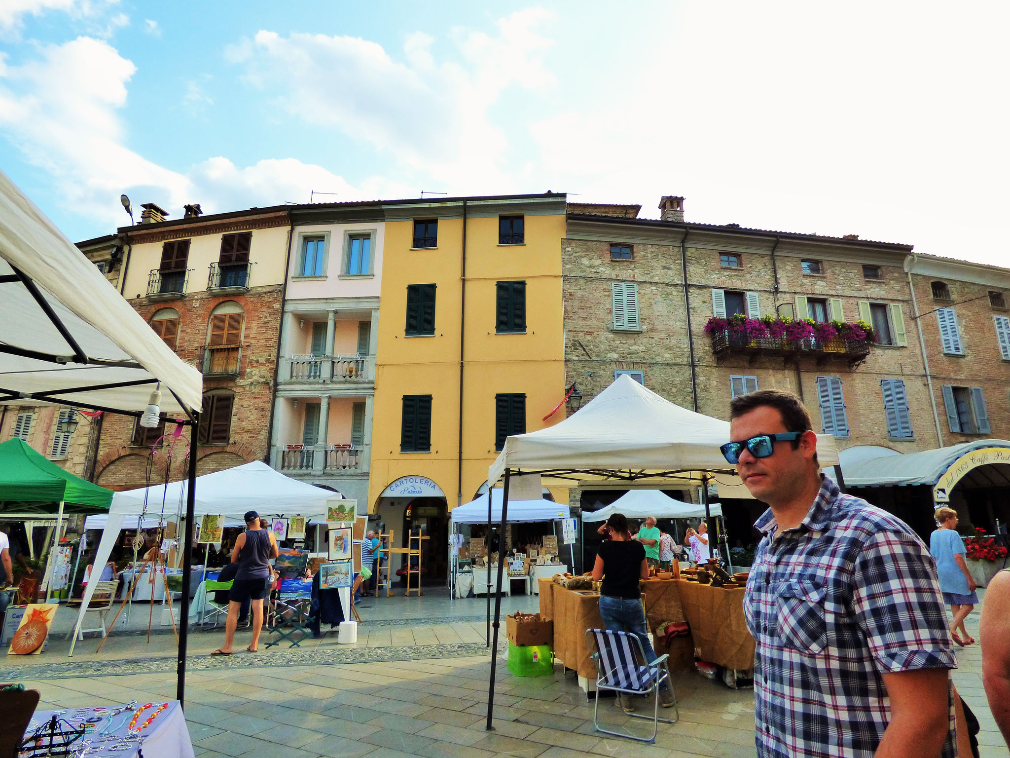 Bobbio 16 agosto  ArTre in piazza con Laboratori creativi  e mercatino artigianale