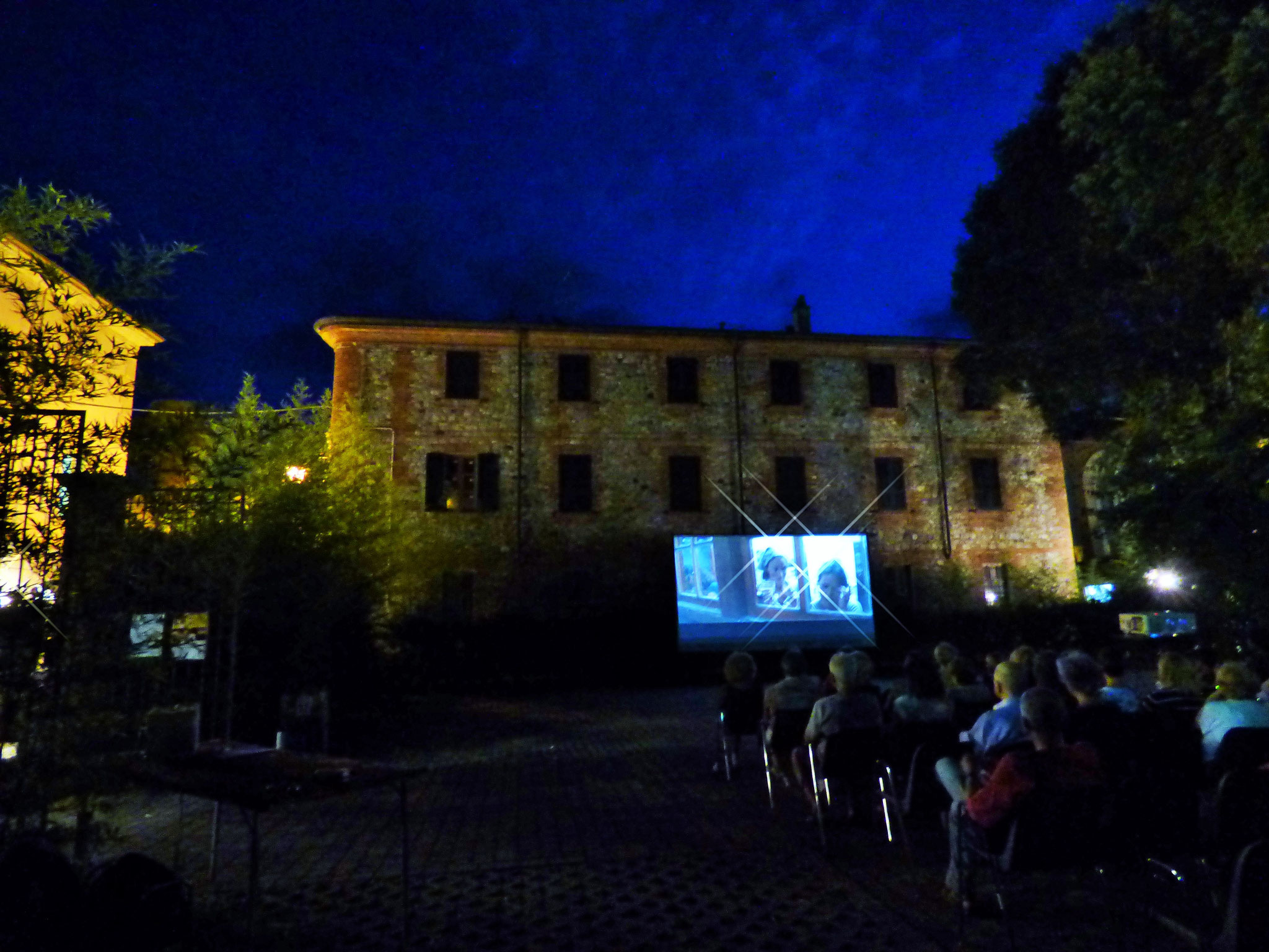 Rivergaro: Cinema Sotto Le Stelle 2019     Agosto, giovedì 1 : NORMA RAE dalle ore 21:30  giardino di Via Don Veneziani, 64 - Rivergaro (PC) di fronte alla Casa del Popolo